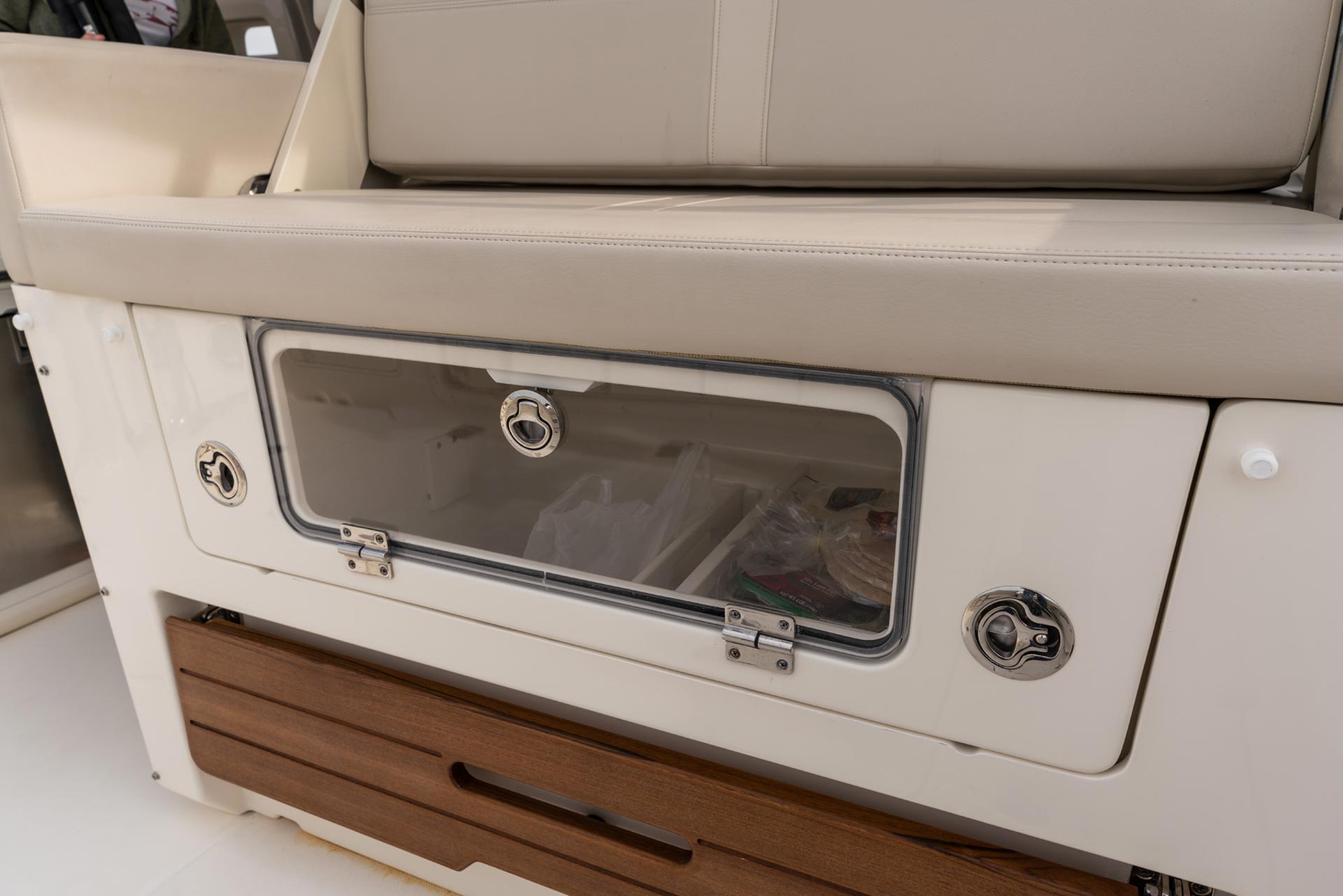 New 2026 Boston whaler 380 Realm for Sale | Vancouver, BC | M&P Yacht Centre