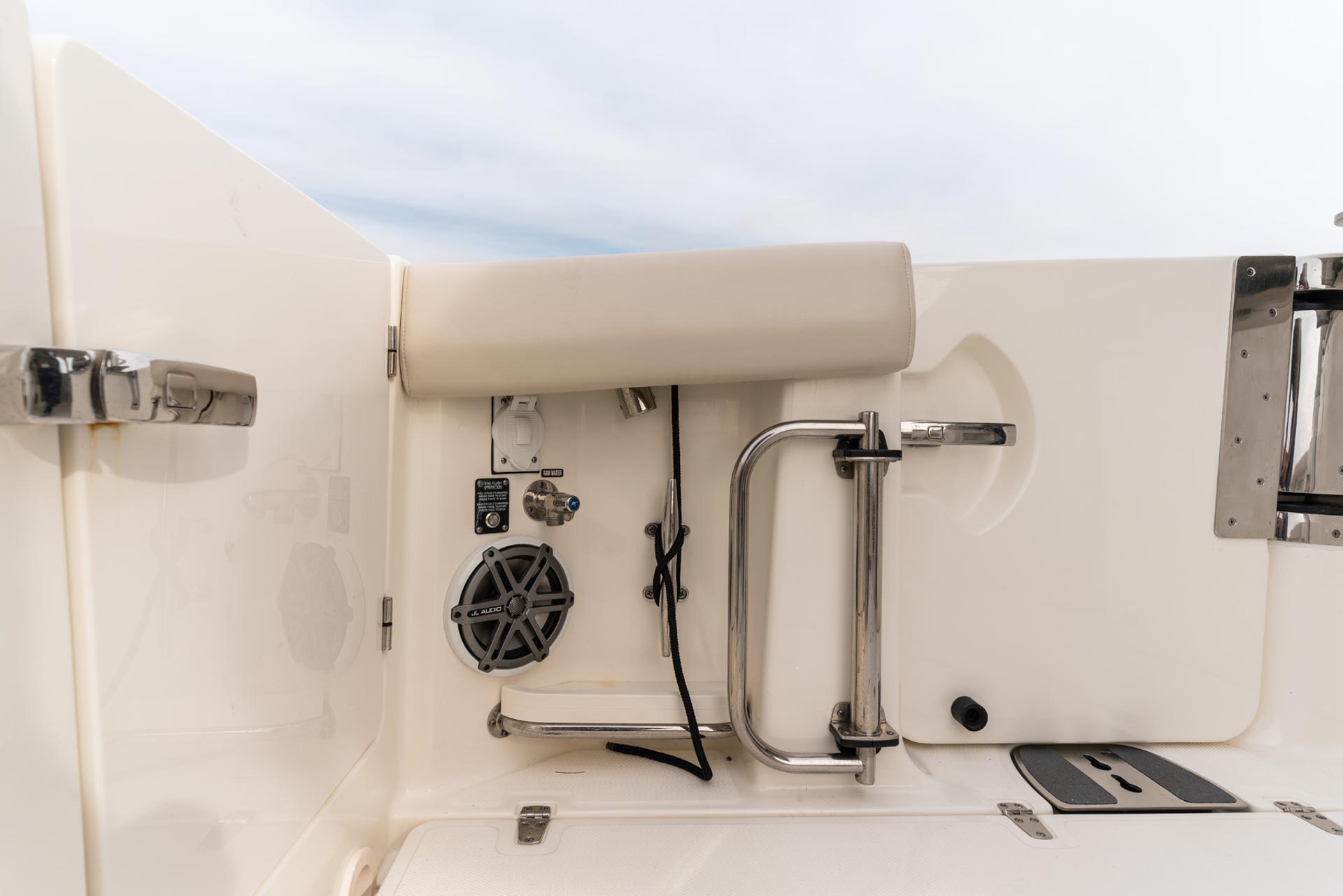 New 2026 Boston whaler 380 Realm for Sale | Vancouver, BC | M&P Yacht Centre