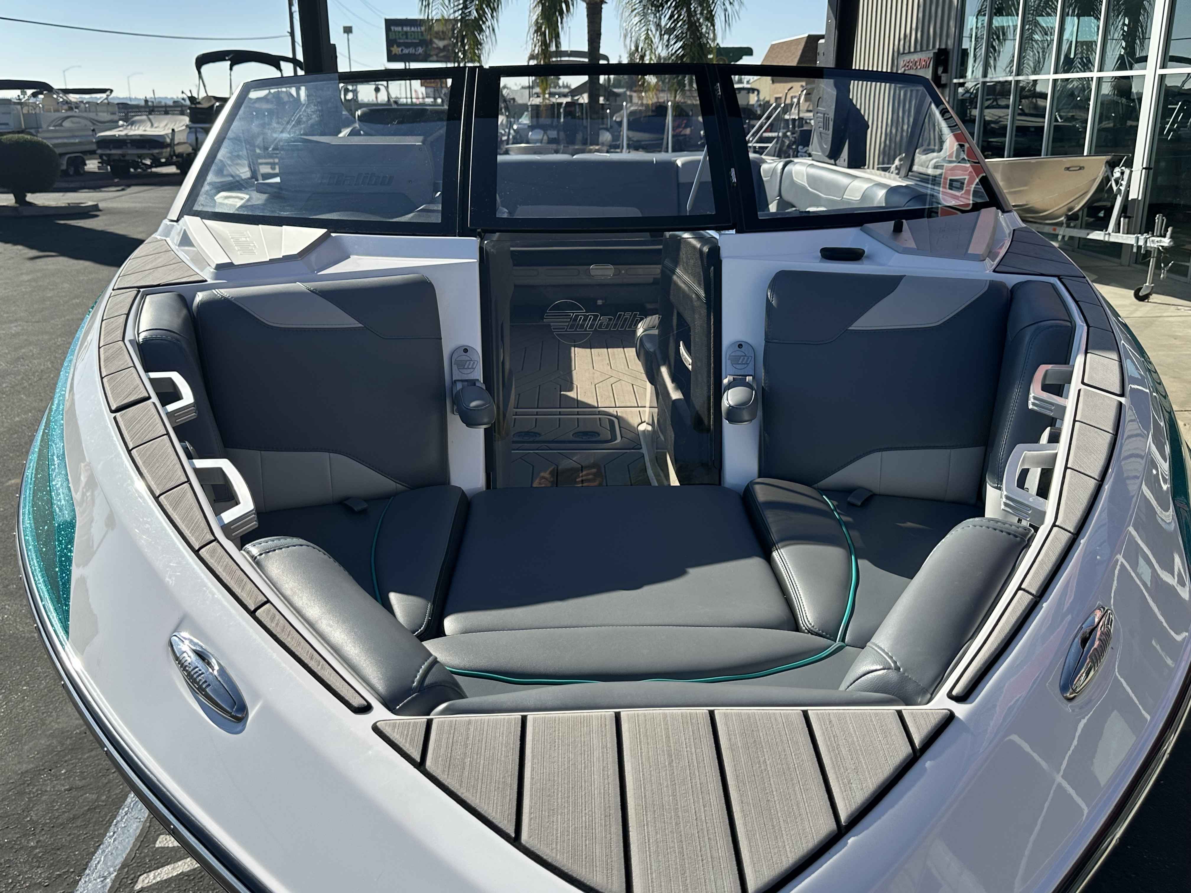 2019 Malibu 23 LSV-6