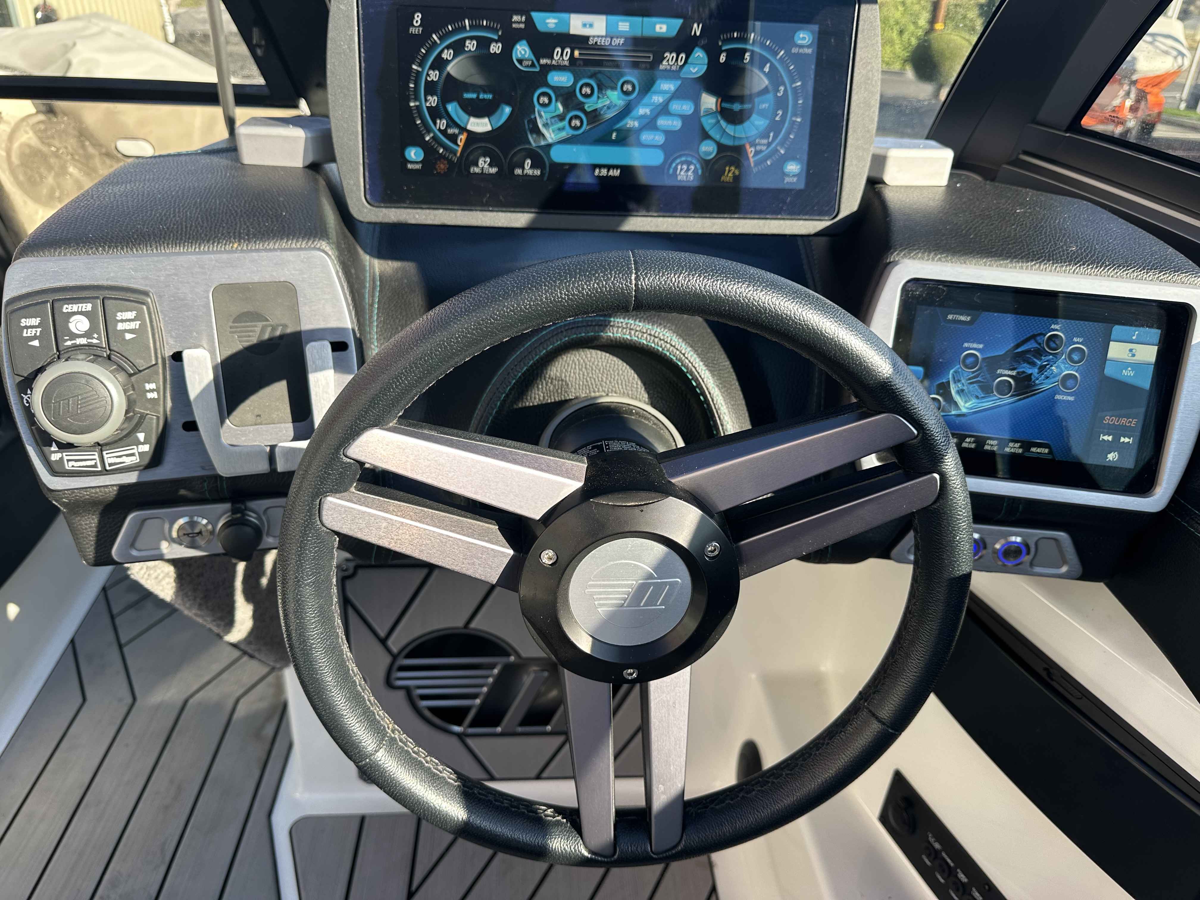 2019 Malibu 23 LSV-7