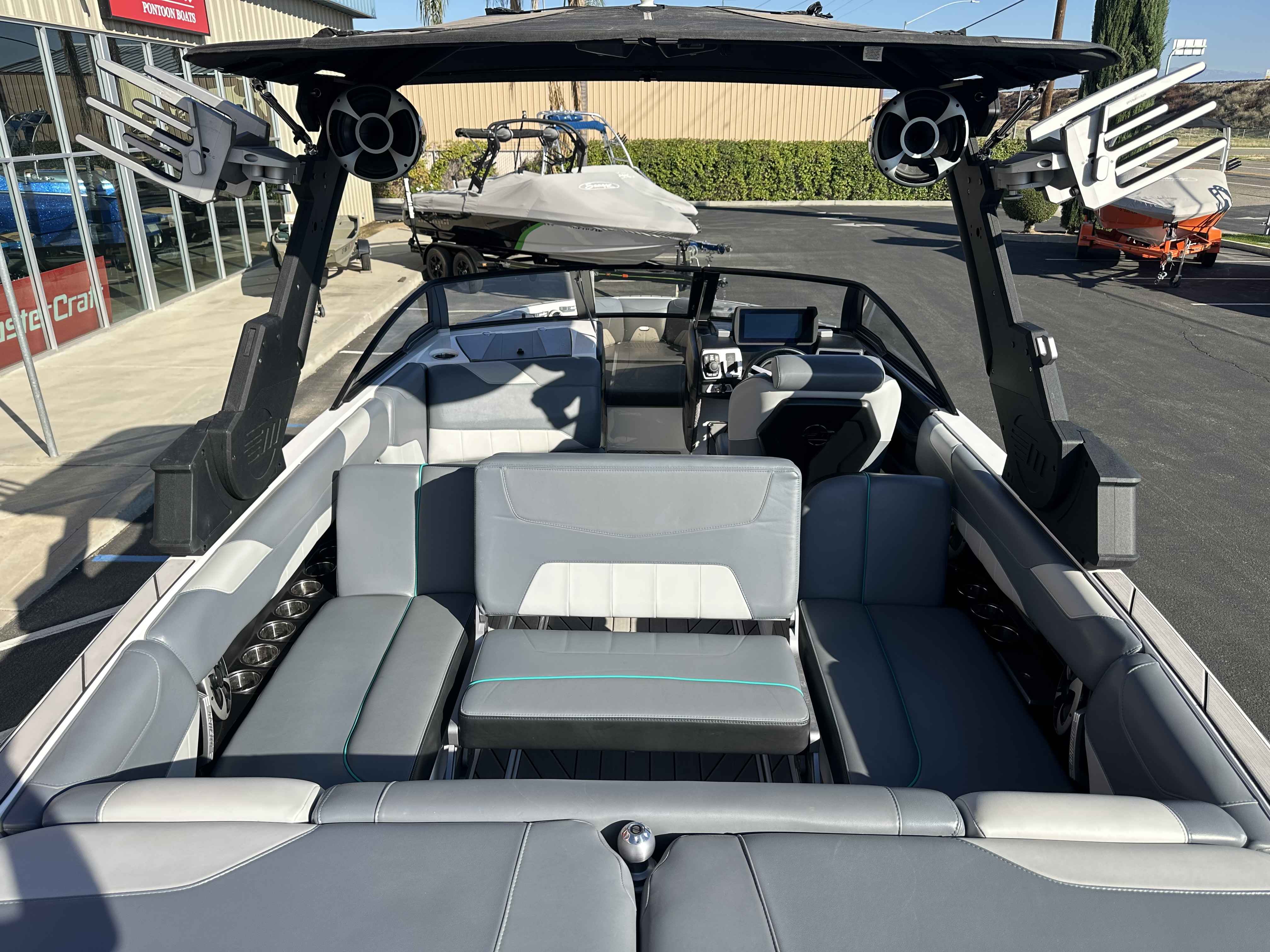 2019 Malibu 23 LSV-8