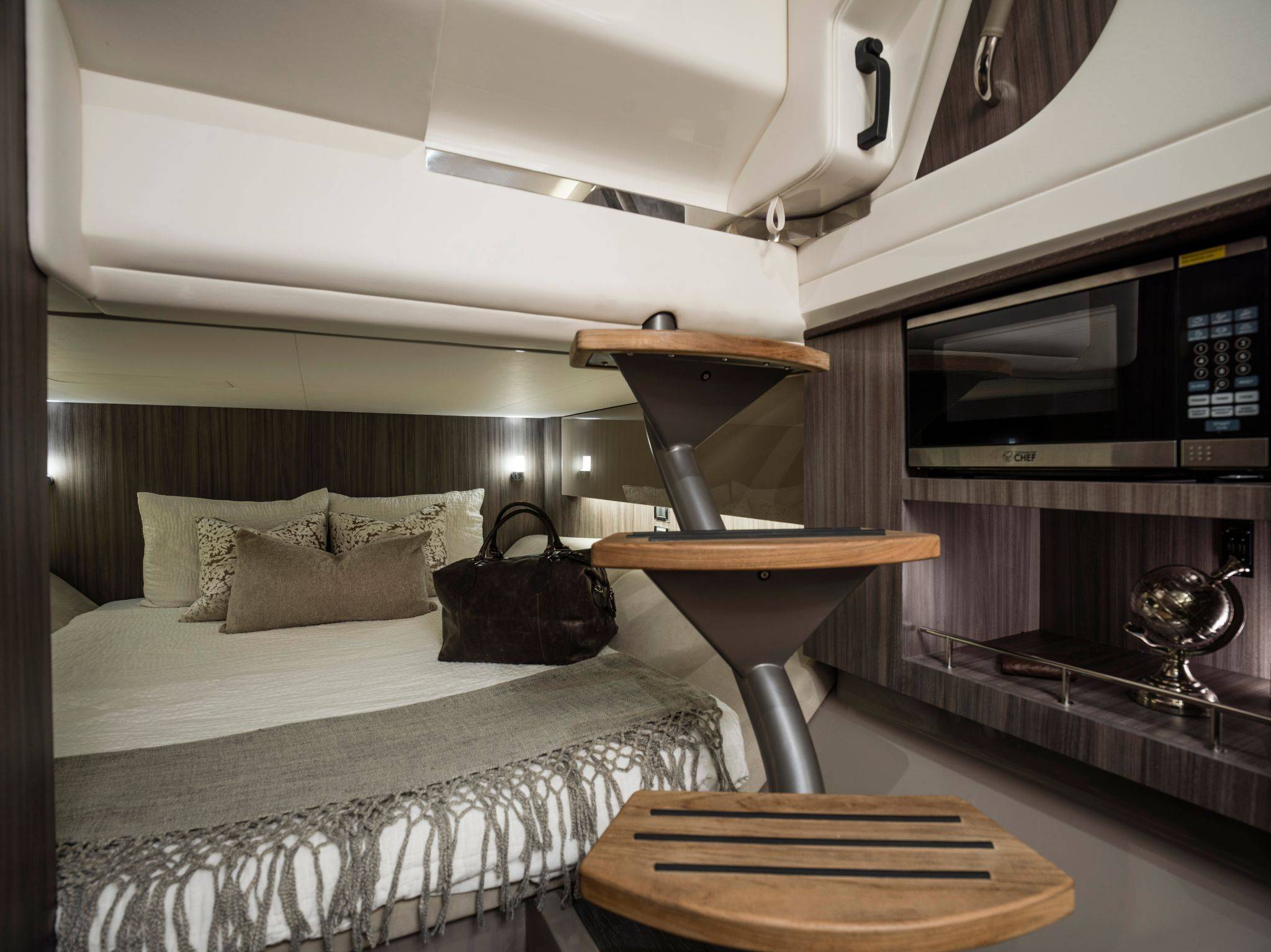 New 2026 Sea ray SLX 400 OB for Sale | Vancouver, BC | M&P Yacht Centre