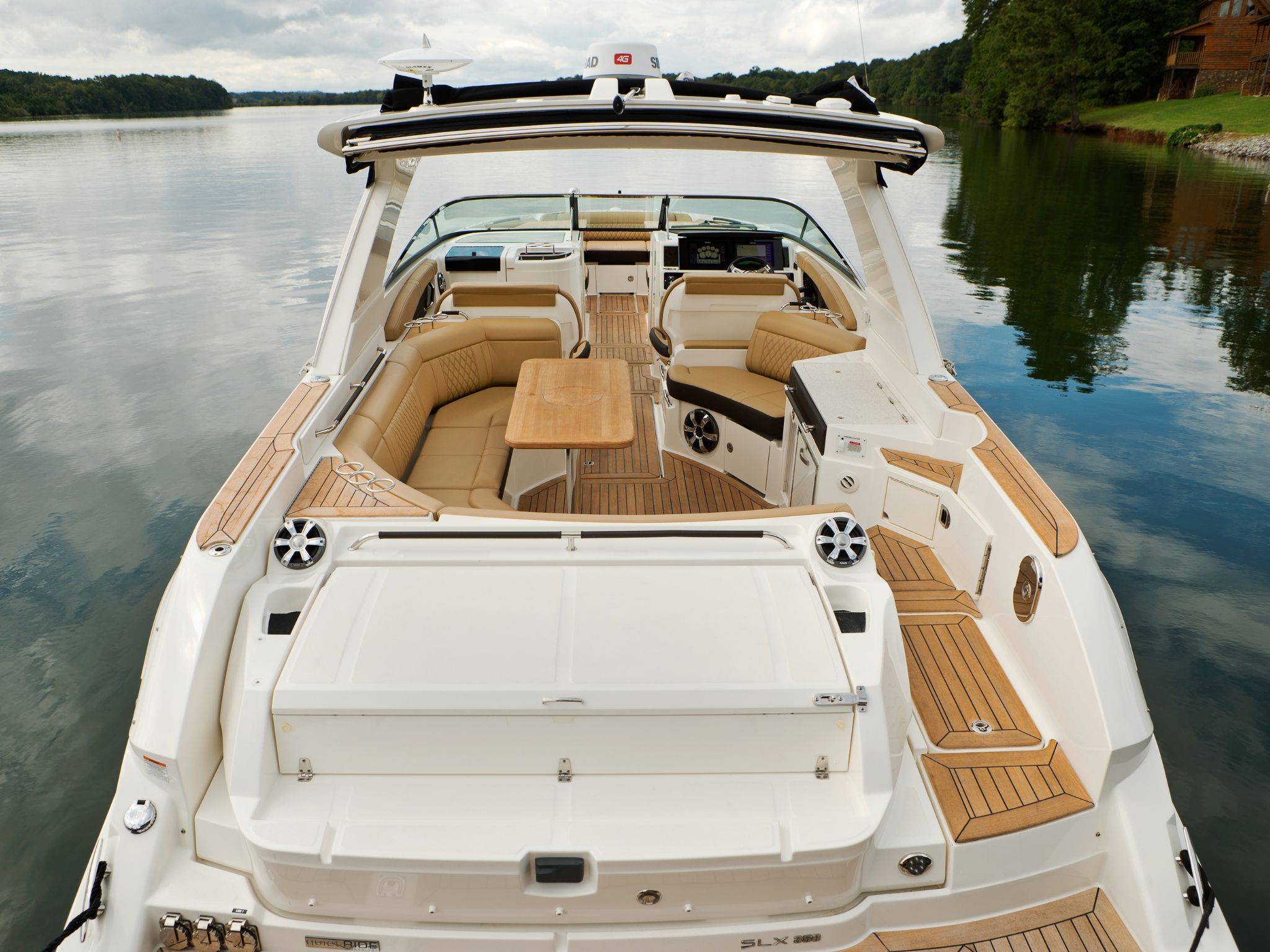 New 2026 Sea ray SLX 350 OB for Sale | Vancouver, BC | M&P Yacht Centre