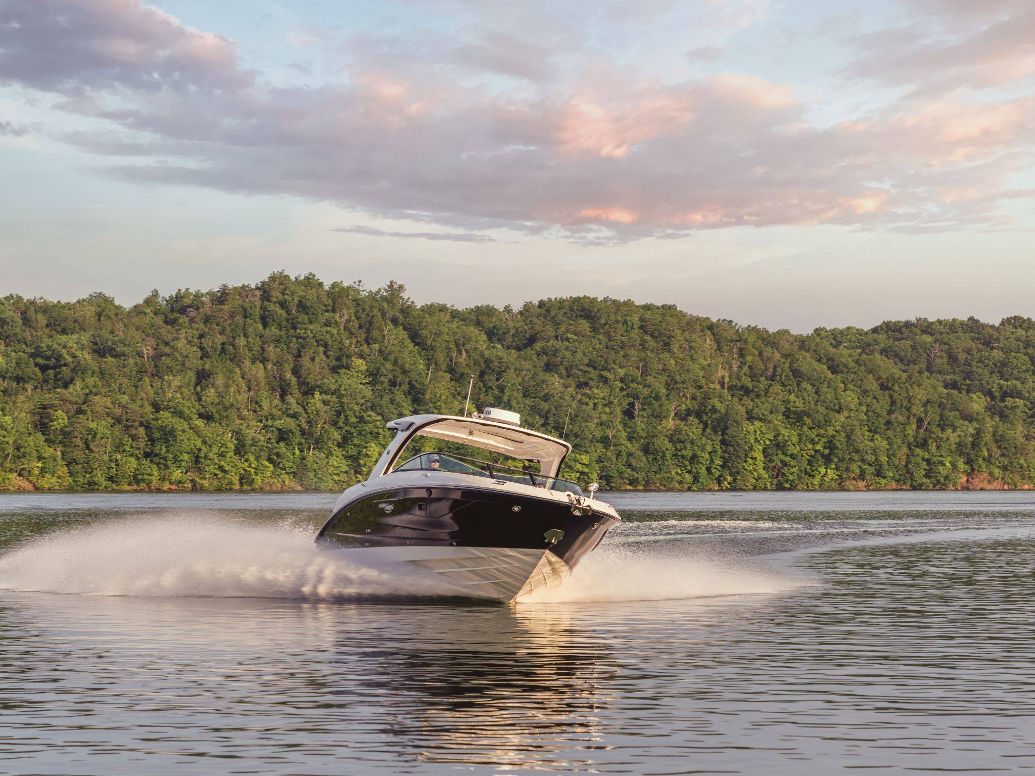 New 2026 Sea ray SLX 350 OB for Sale | Vancouver, BC | M&P Yacht Centre