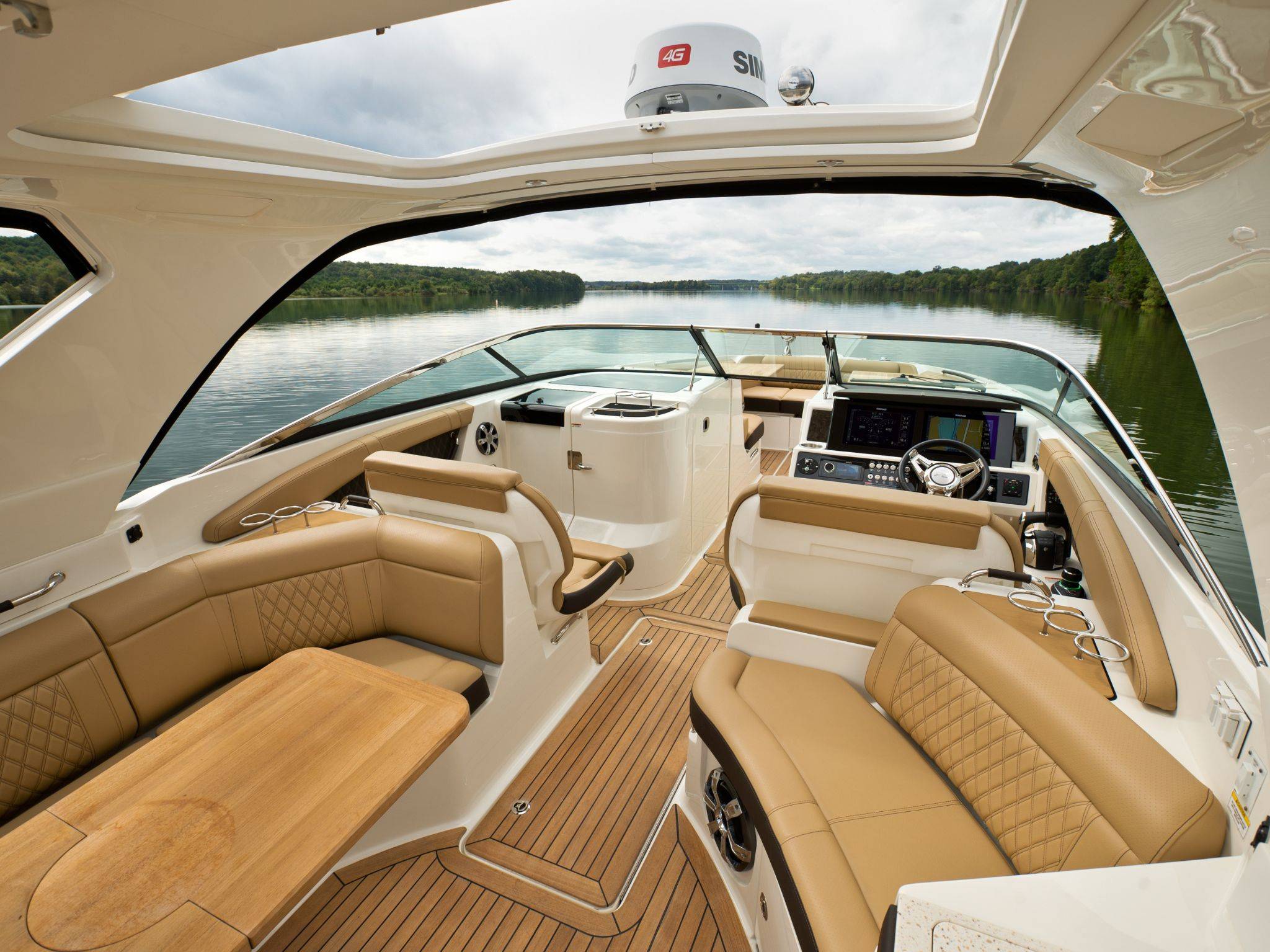 New 2026 Sea ray SLX 350 OB for Sale | Vancouver, BC | M&P Yacht Centre