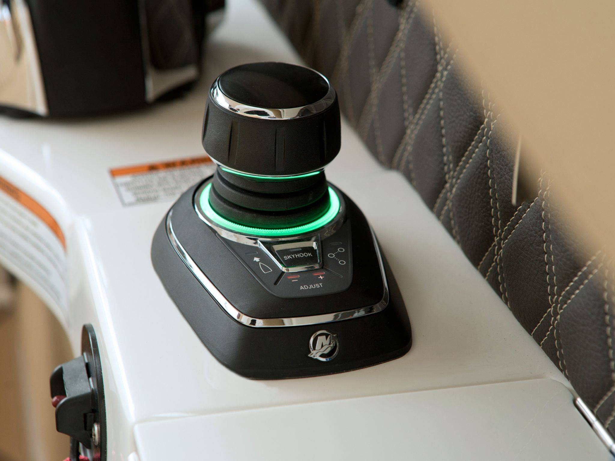 New 2026 Sea ray SLX 350 OB for Sale | Vancouver, BC | M&P Yacht Centre