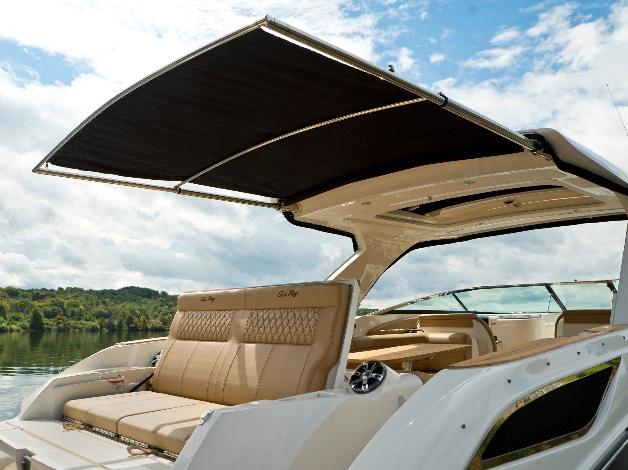 New 2026 Sea ray SLX 350 OB for Sale | Vancouver, BC | M&P Yacht Centre