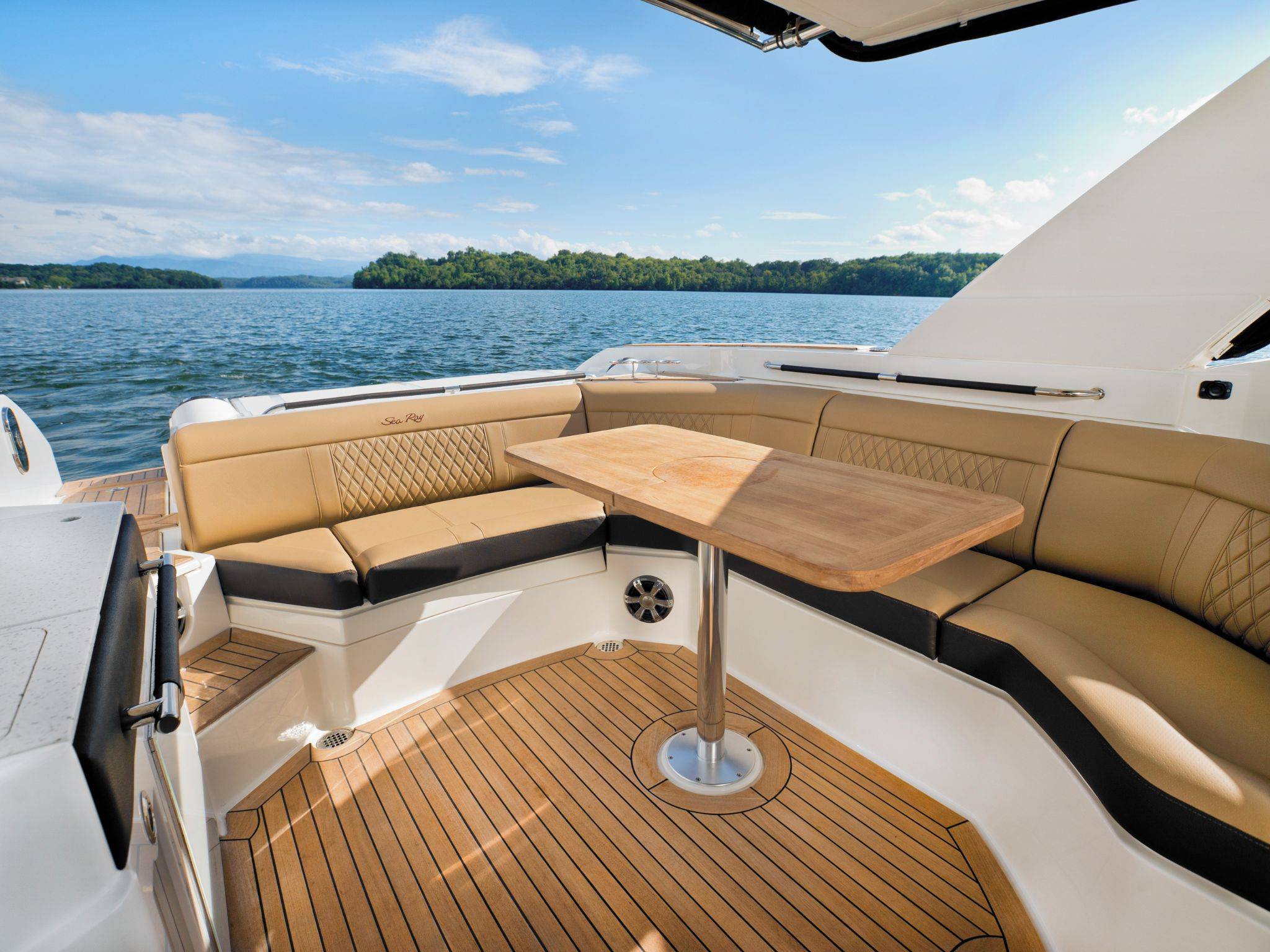 New 2026 Sea ray SLX 350 OB for Sale | Vancouver, BC | M&P Yacht Centre