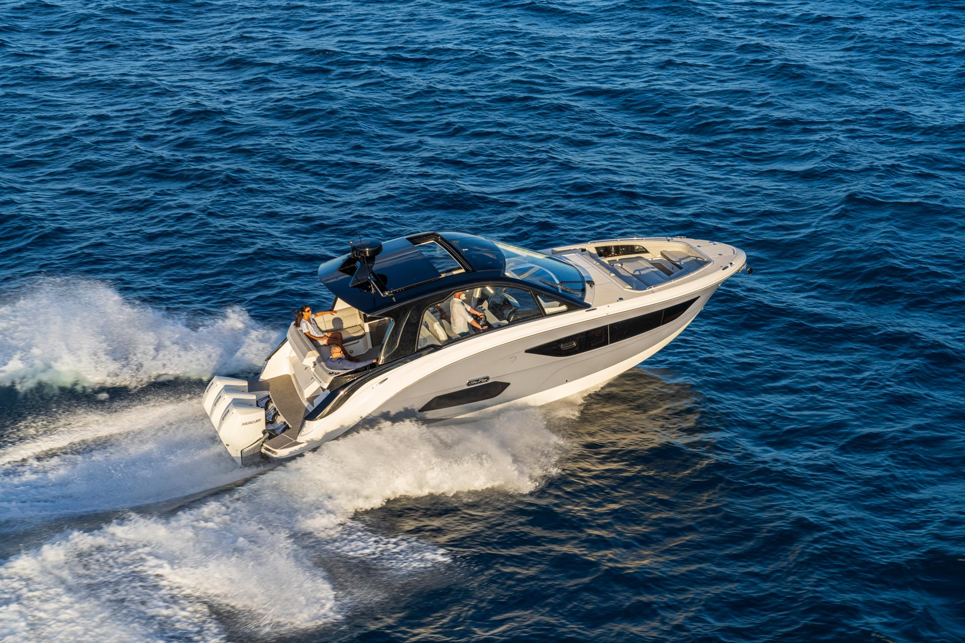 New 2026 Sea ray Sundancer 370 Outboard for Sale | Vancouver, BC | M&P Yacht Centre