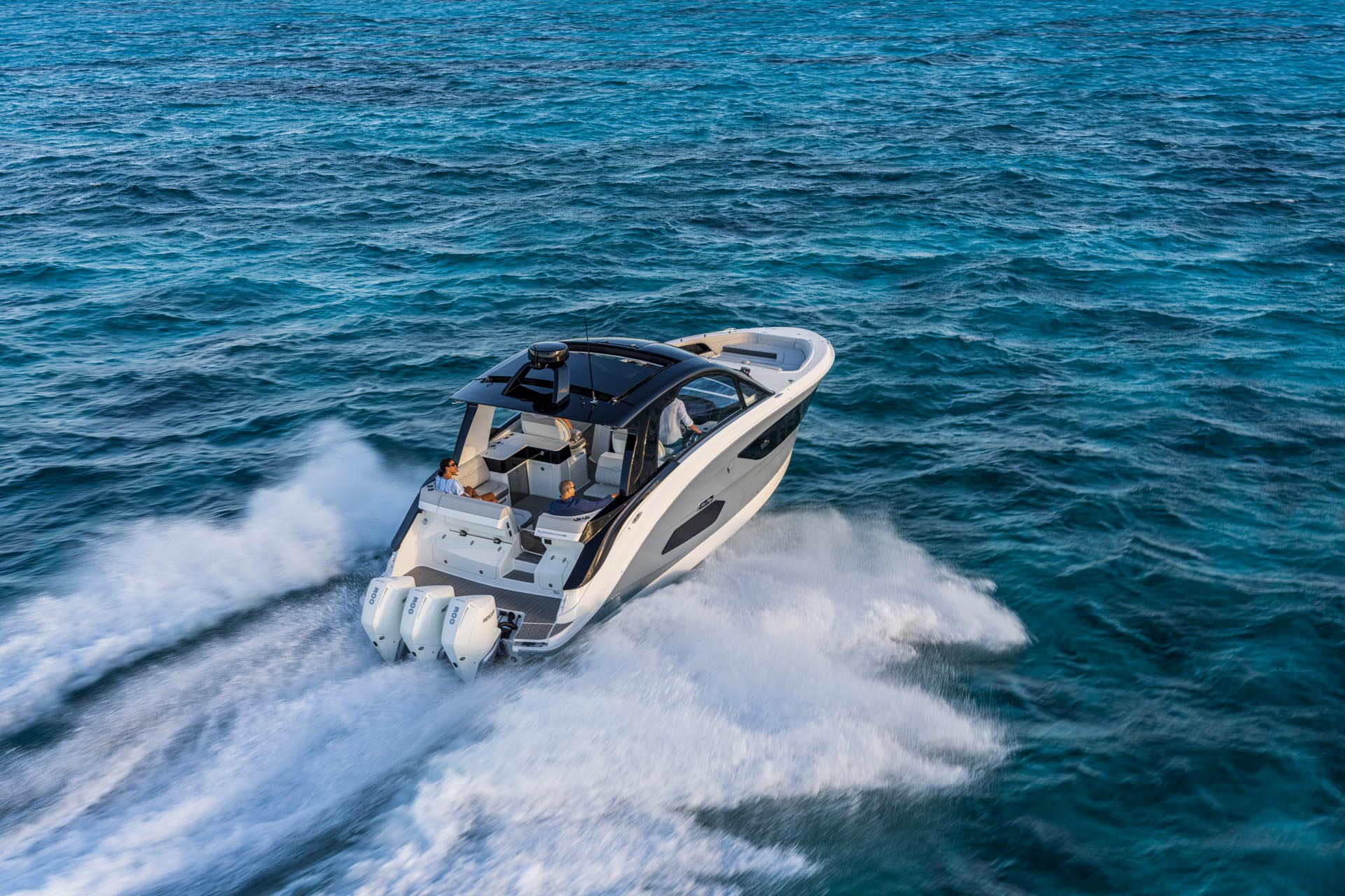 New 2026 Sea ray Sundancer 370 Outboard for Sale | Vancouver, BC | M&P Yacht Centre