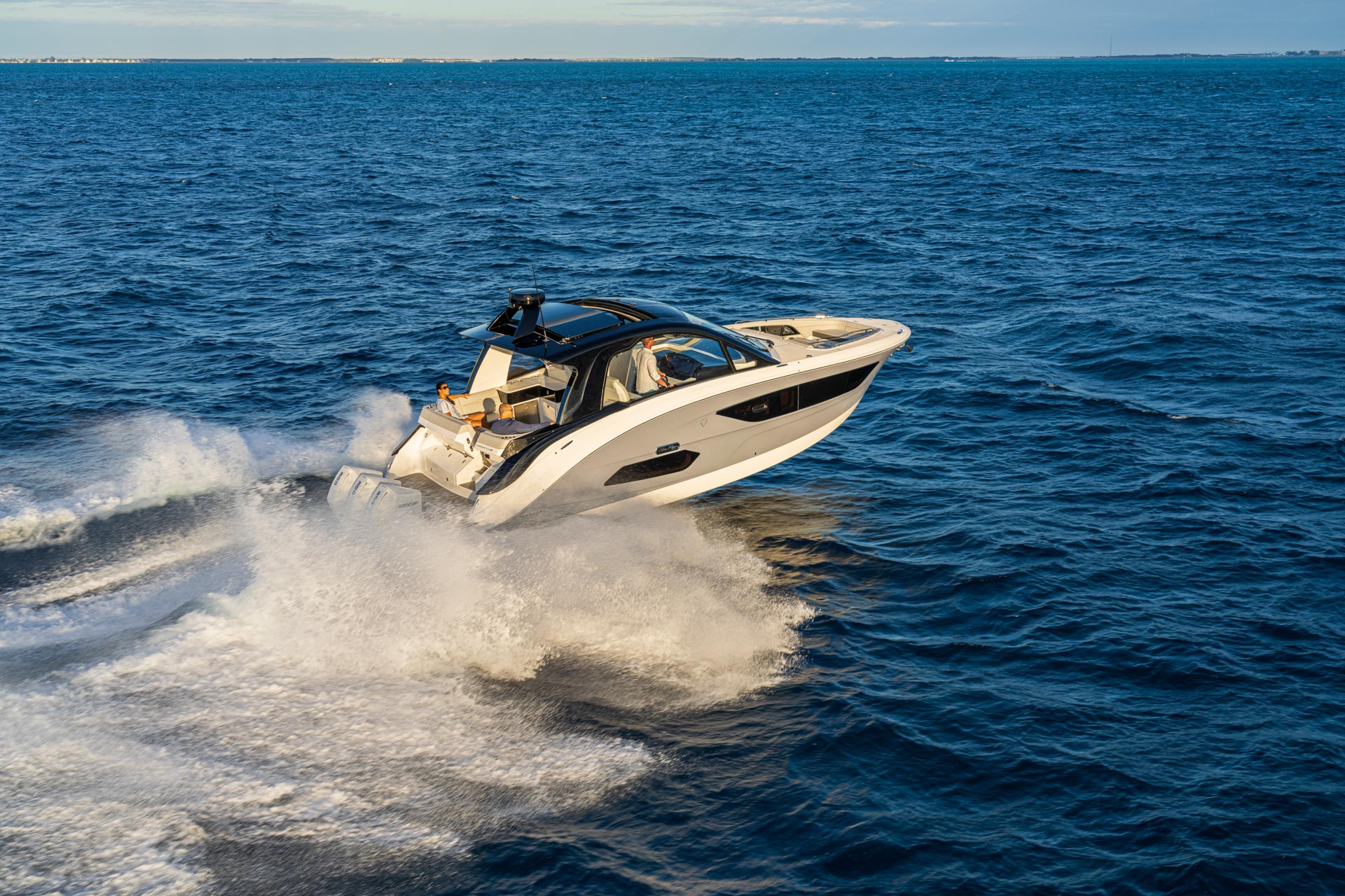 New 2026 Sea ray Sundancer 370 Outboard for Sale | Vancouver, BC | M&P Yacht Centre