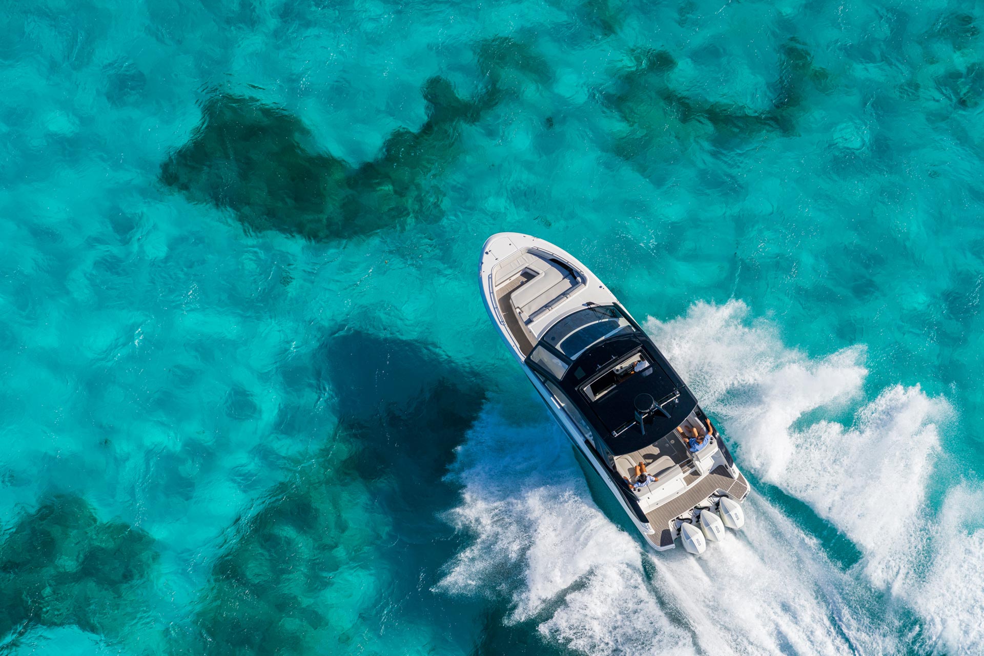 New 2026 Sea ray Sundancer 370 Outboard for Sale | Vancouver, BC | M&P Yacht Centre