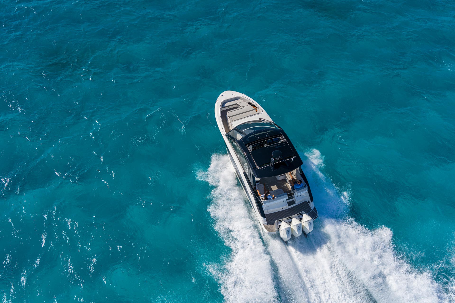 New 2026 Sea ray Sundancer 370 Outboard for Sale | Vancouver, BC | M&P Yacht Centre