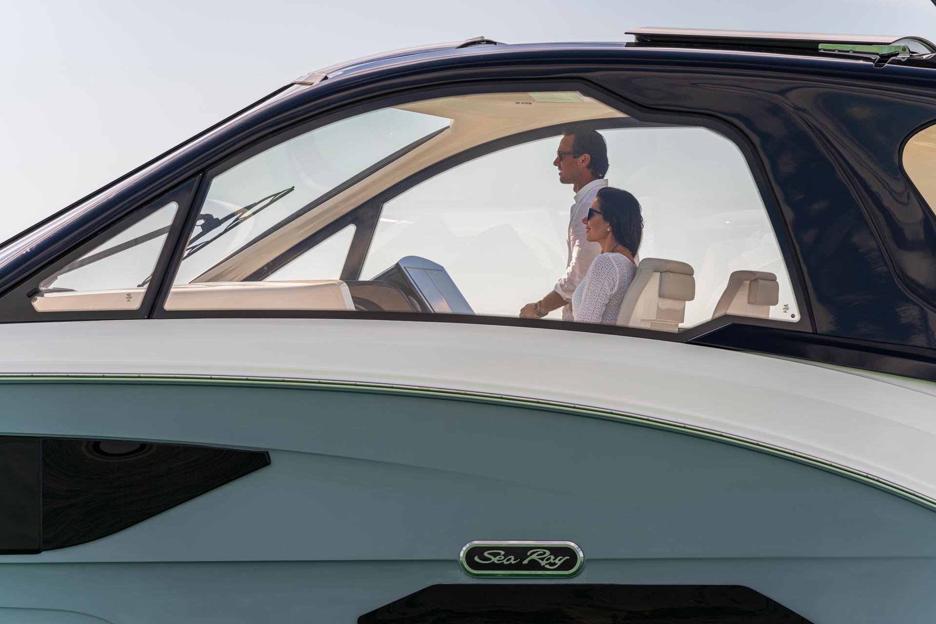 New 2026 Sea ray Sundancer 370 Outboard for Sale | Vancouver, BC | M&P Yacht Centre