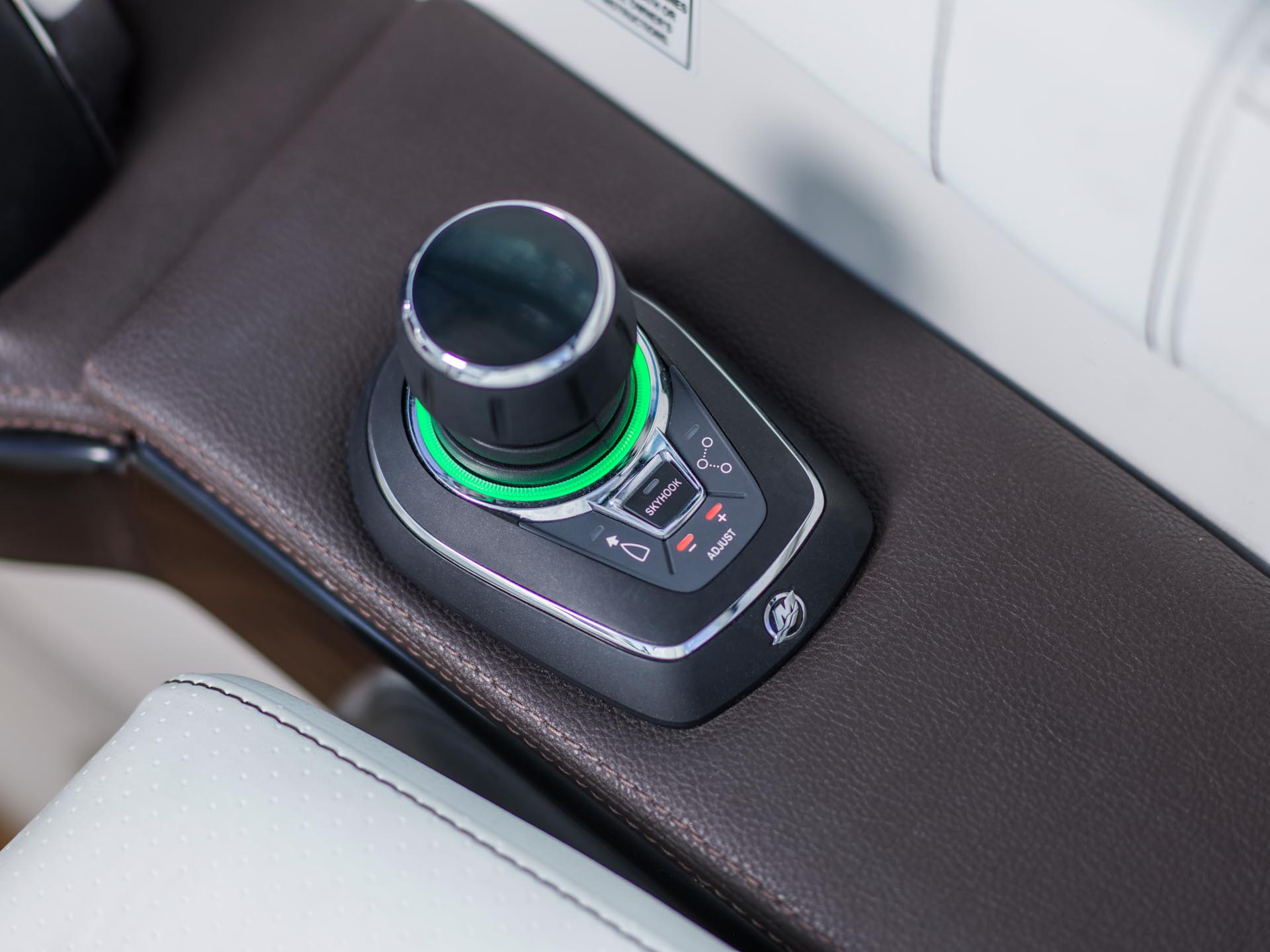 New 2026 Sea ray Sundancer 320 Outboard for Sale | Vancouver, BC | M&P Yacht Centre