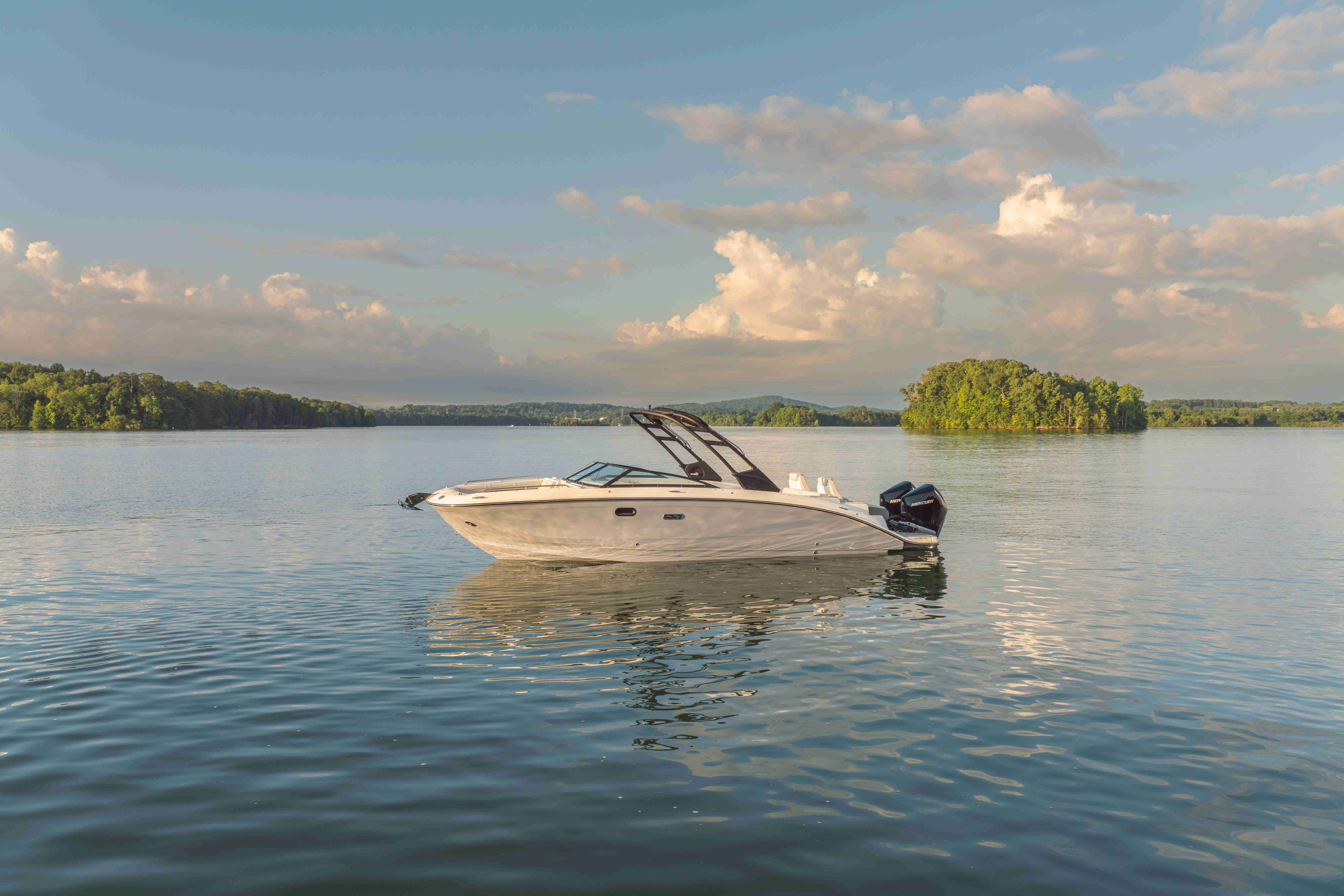 New 2026 Sea ray SDX 290 OB for Sale | Vancouver, BC | M&P Yacht Centre