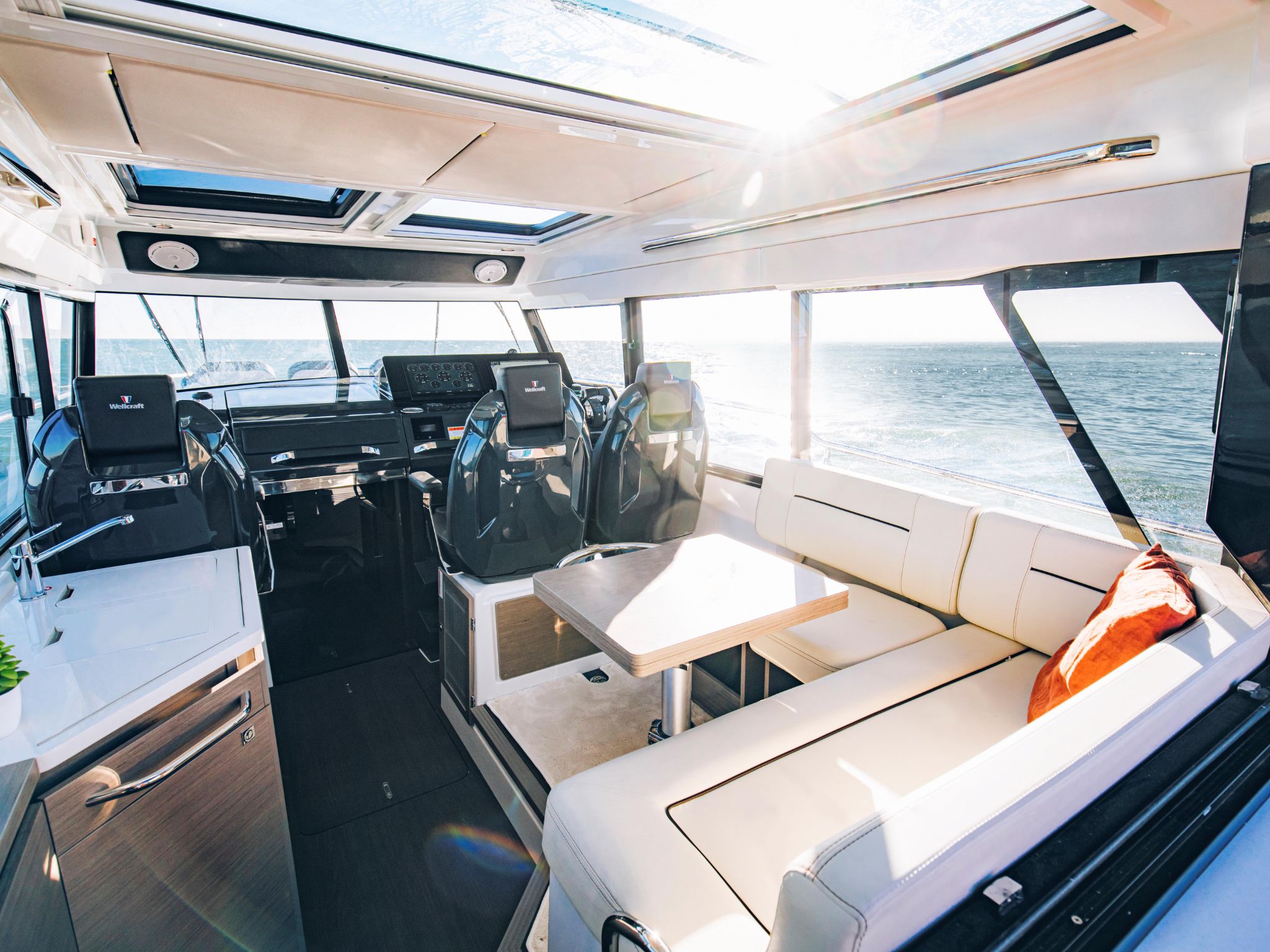 New 2026 Wellcraft 38 Explorer for Sale | Vancouver, BC | M&P Yacht Centre