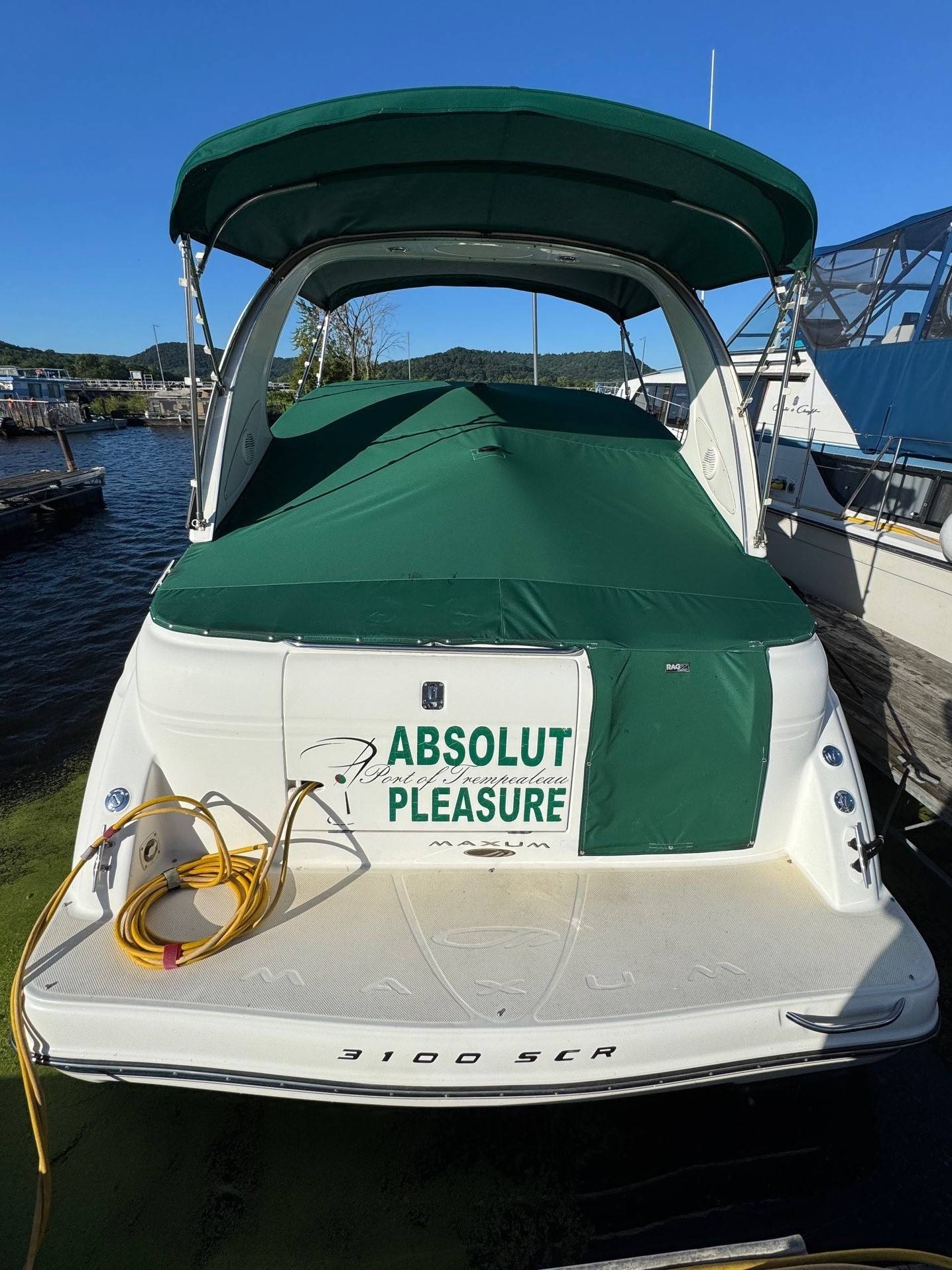 boat-carouselImage-image