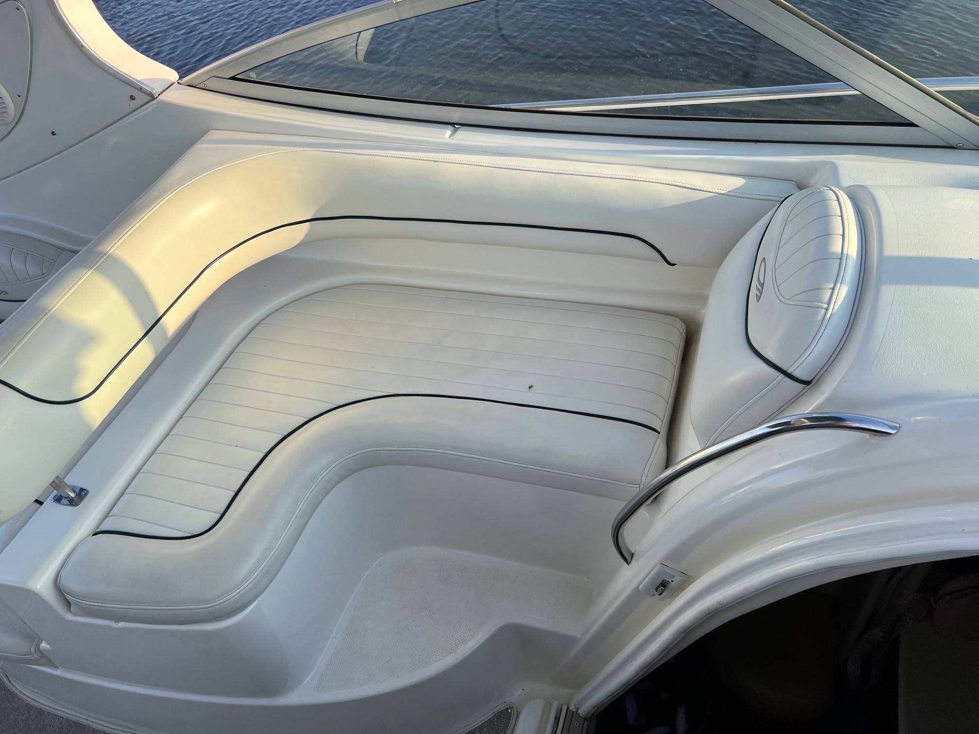 boat-carouselImage-image