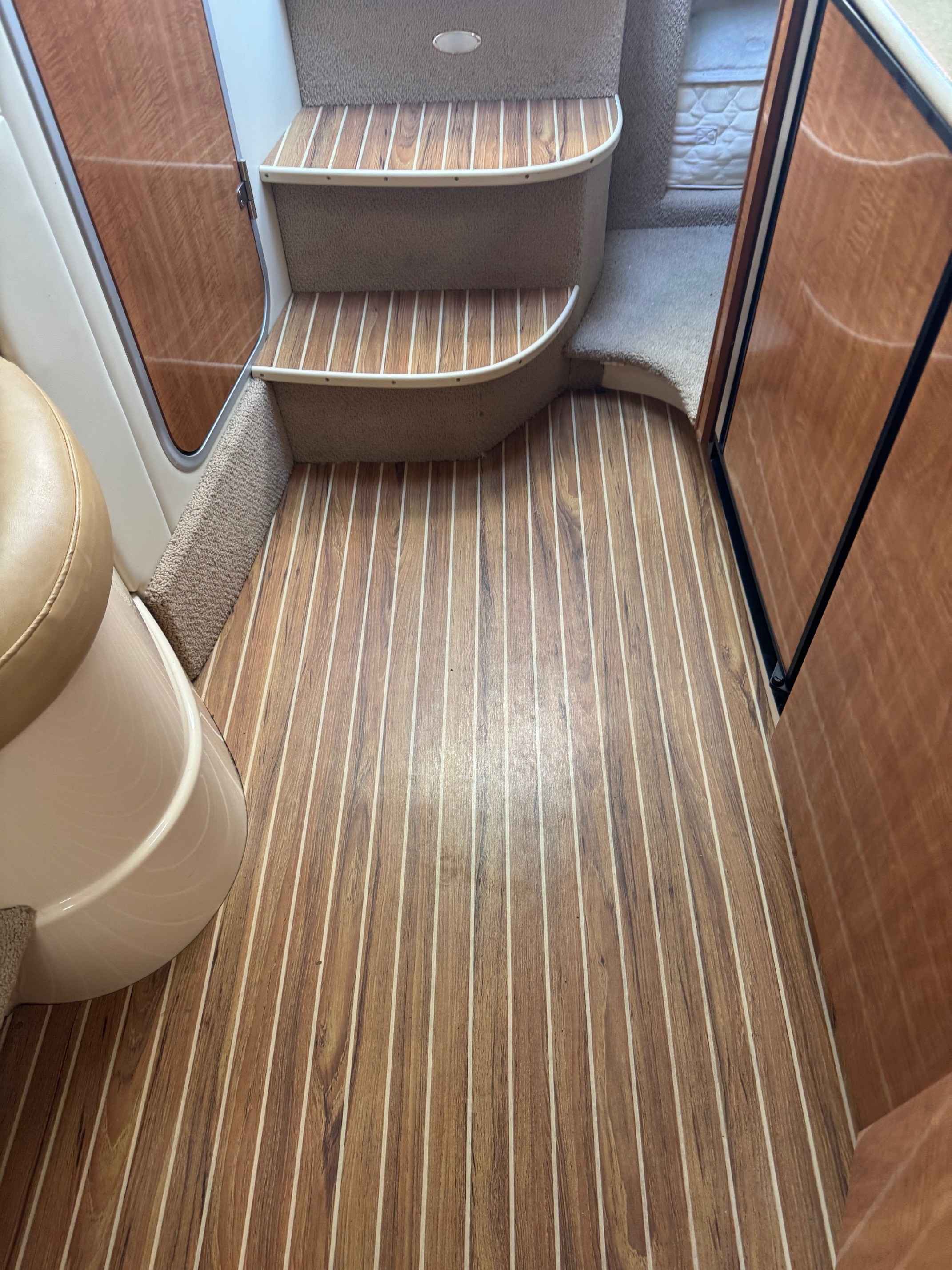 boat-carouselImage-image