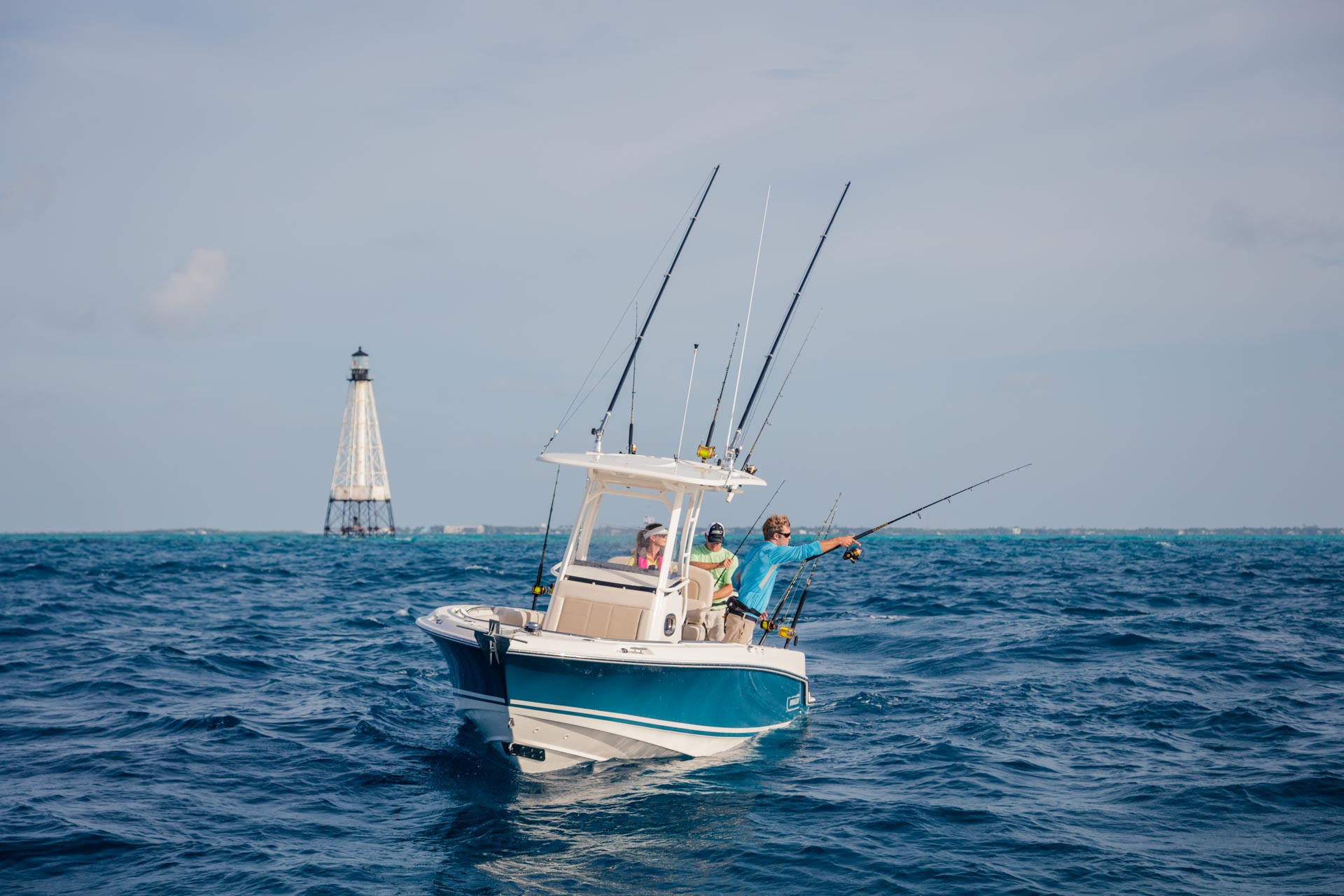 2026 Boston Whaler 230 Outrage -8