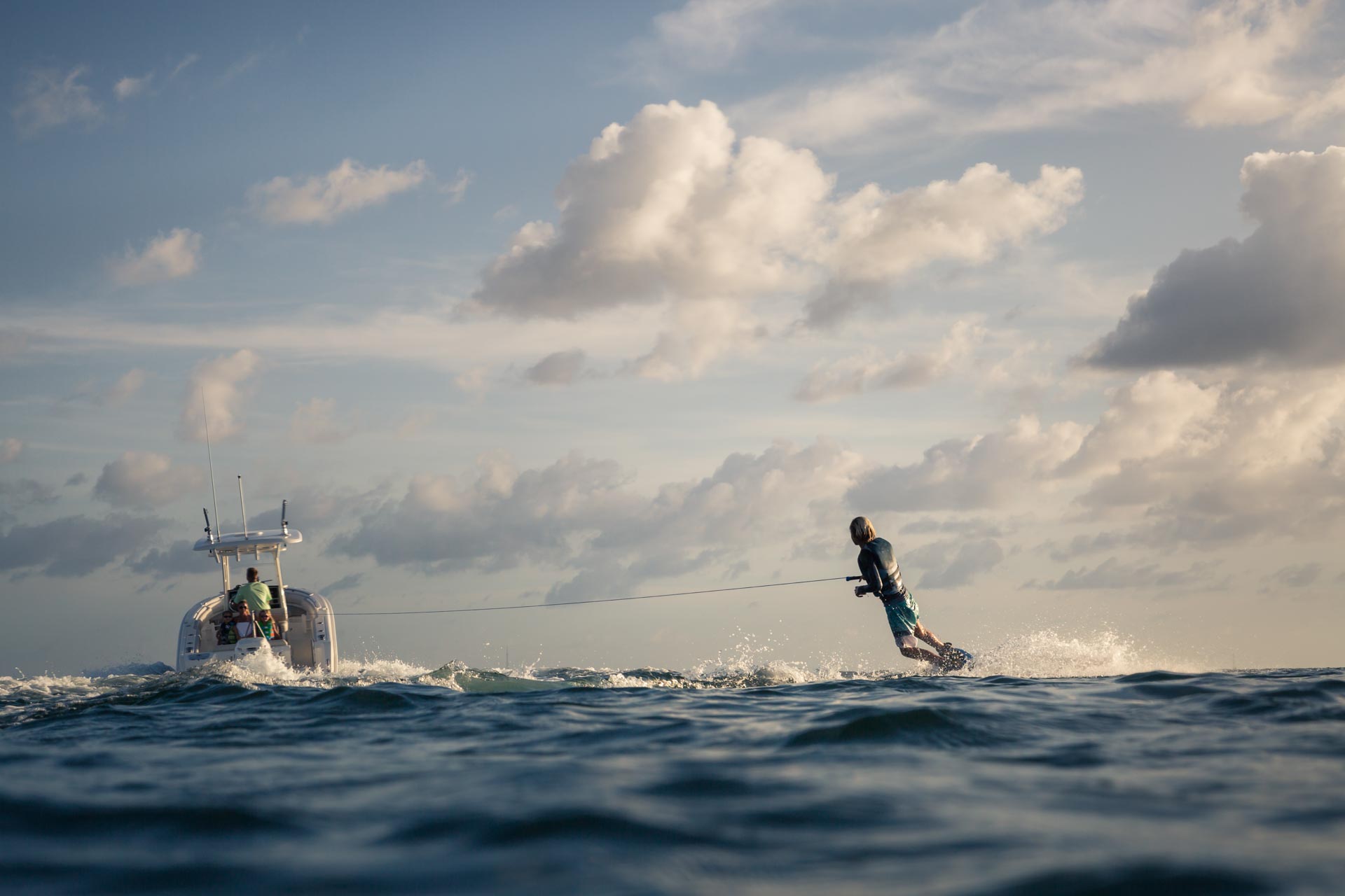 2026 Boston Whaler 230 Outrage -9