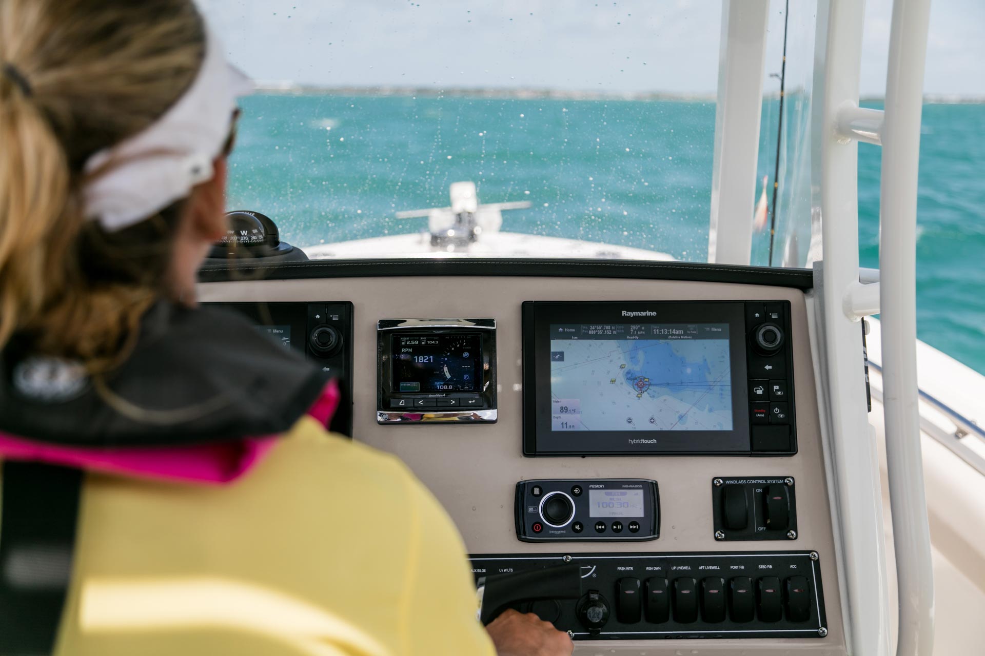 2026 Boston Whaler 230 Outrage -45