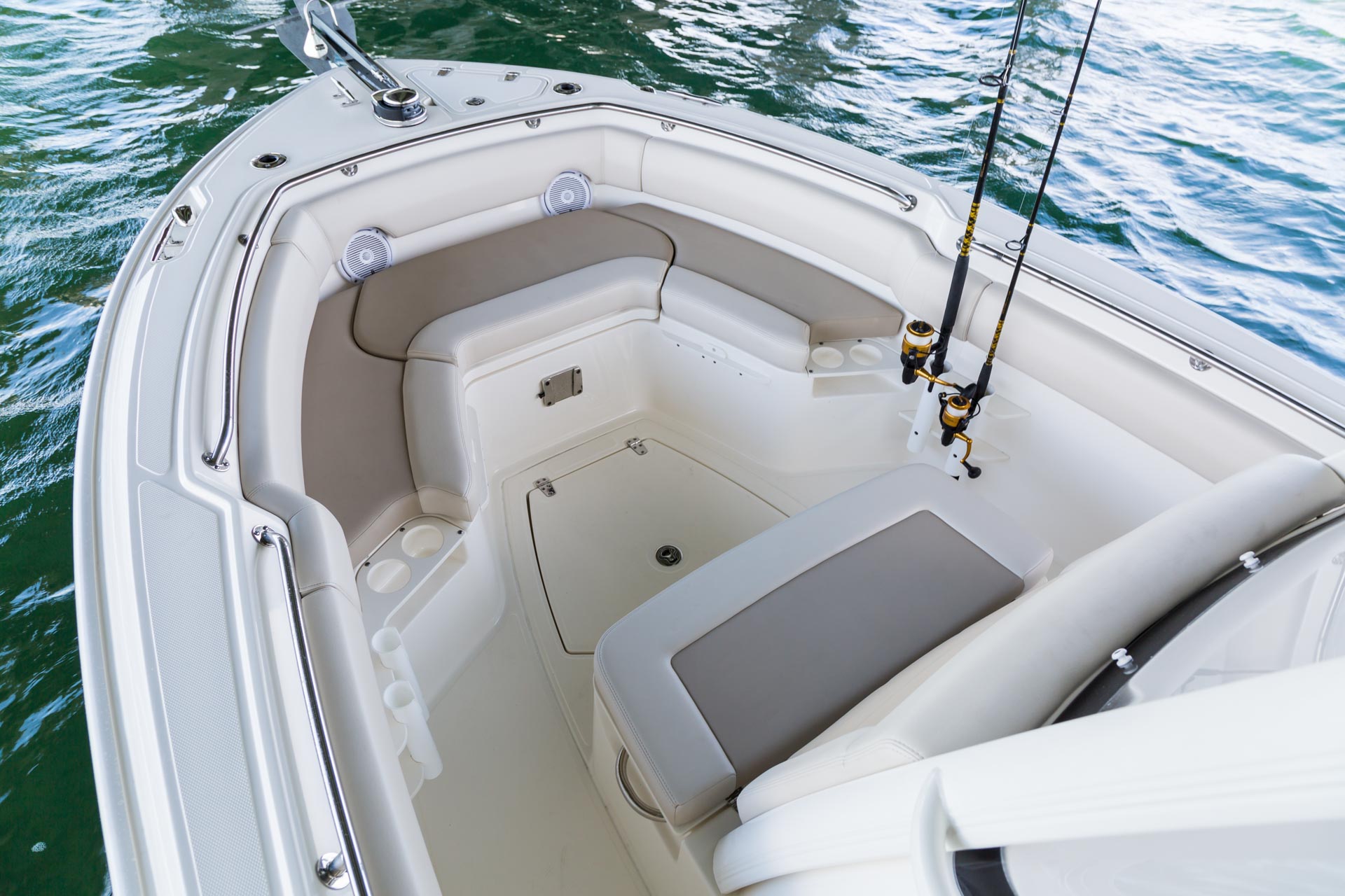 2026 Boston Whaler 230 Outrage -57