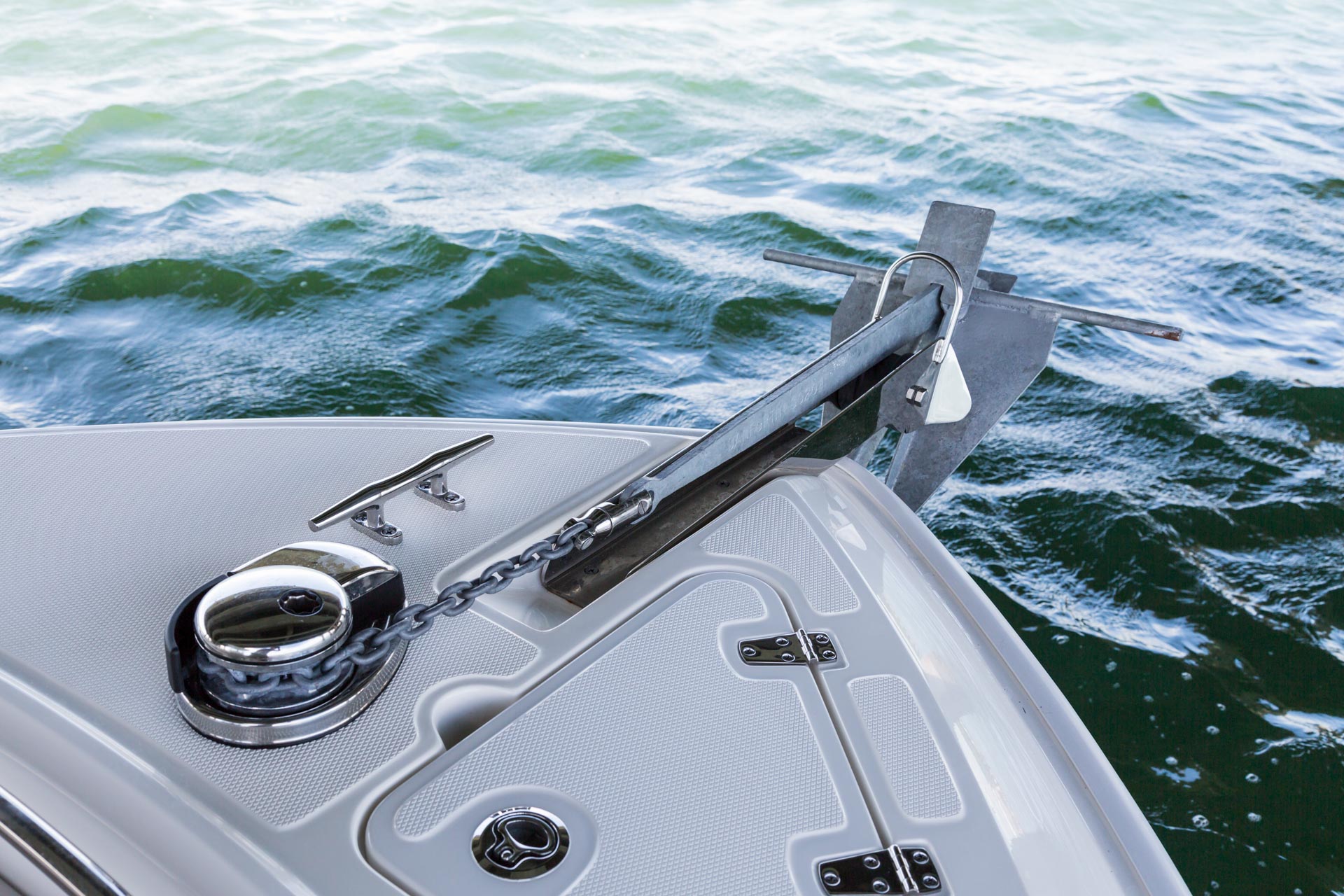 2026 Boston Whaler 230 Outrage -59