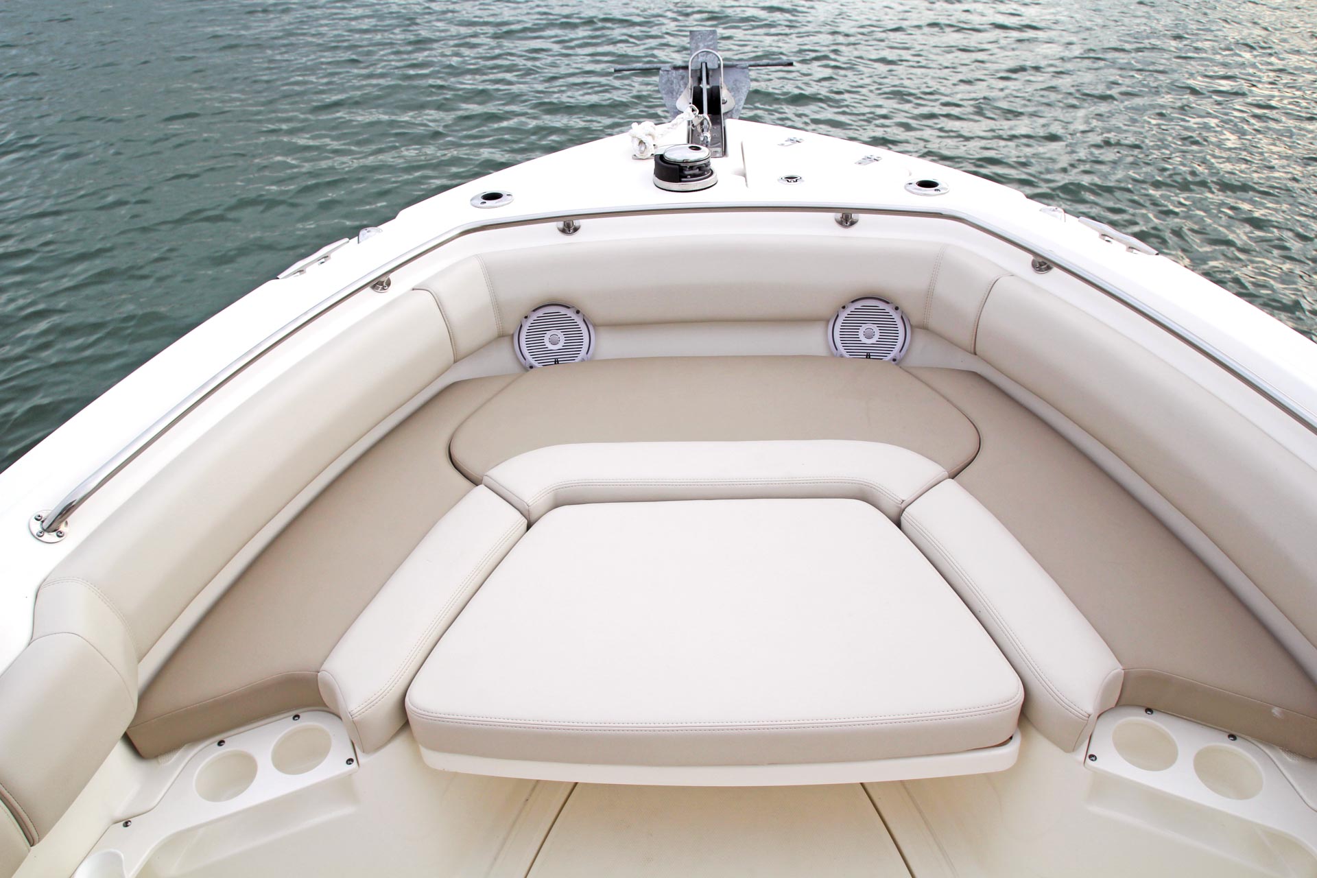 2026 Boston Whaler 230 Outrage -65