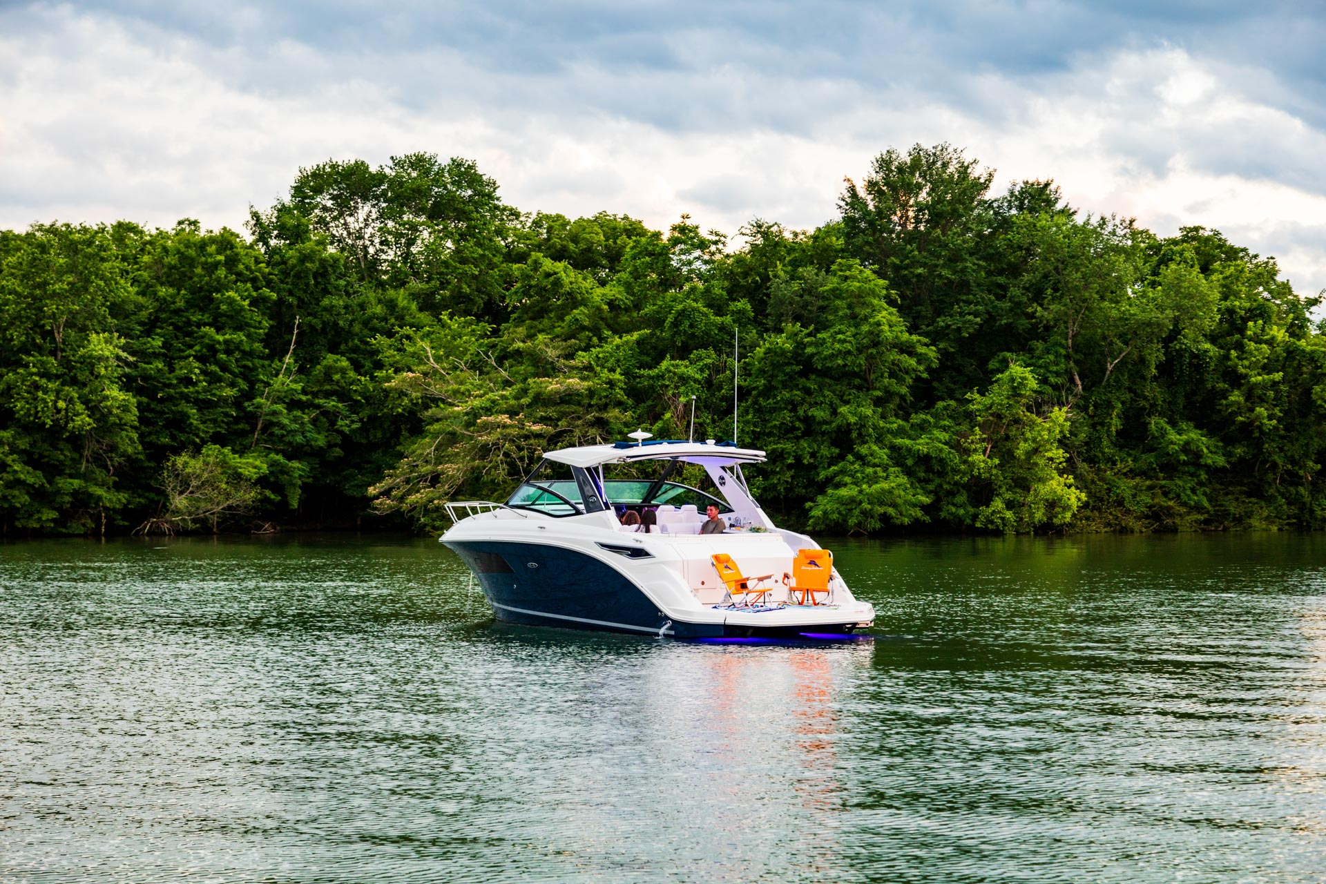 New 2026 Sea ray Sundancer 320 for Sale | Vancouver, BC | M&P Yacht Centre