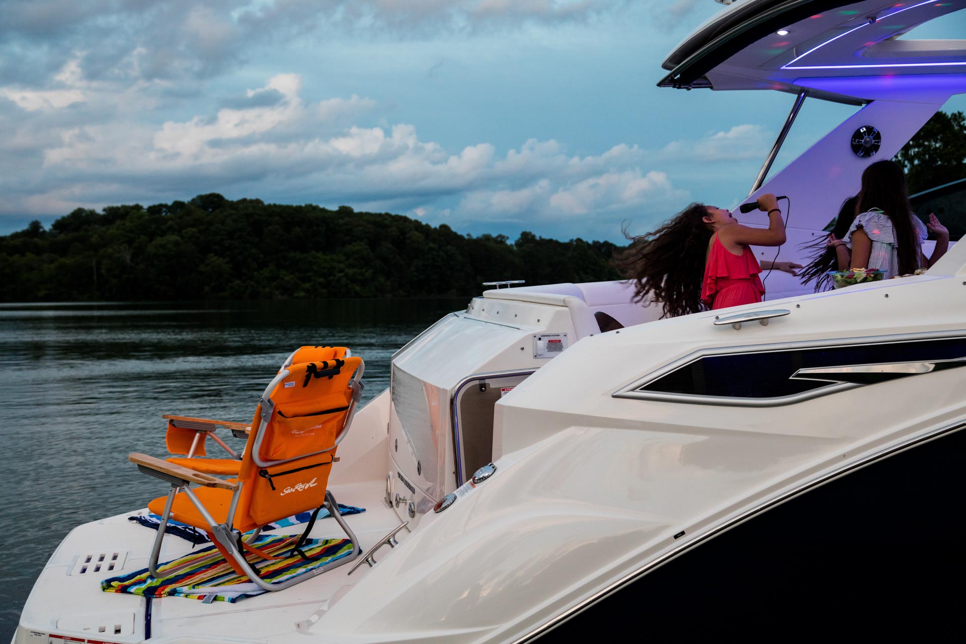 New 2026 Sea ray Sundancer 320 for Sale | Vancouver, BC | M&P Yacht Centre