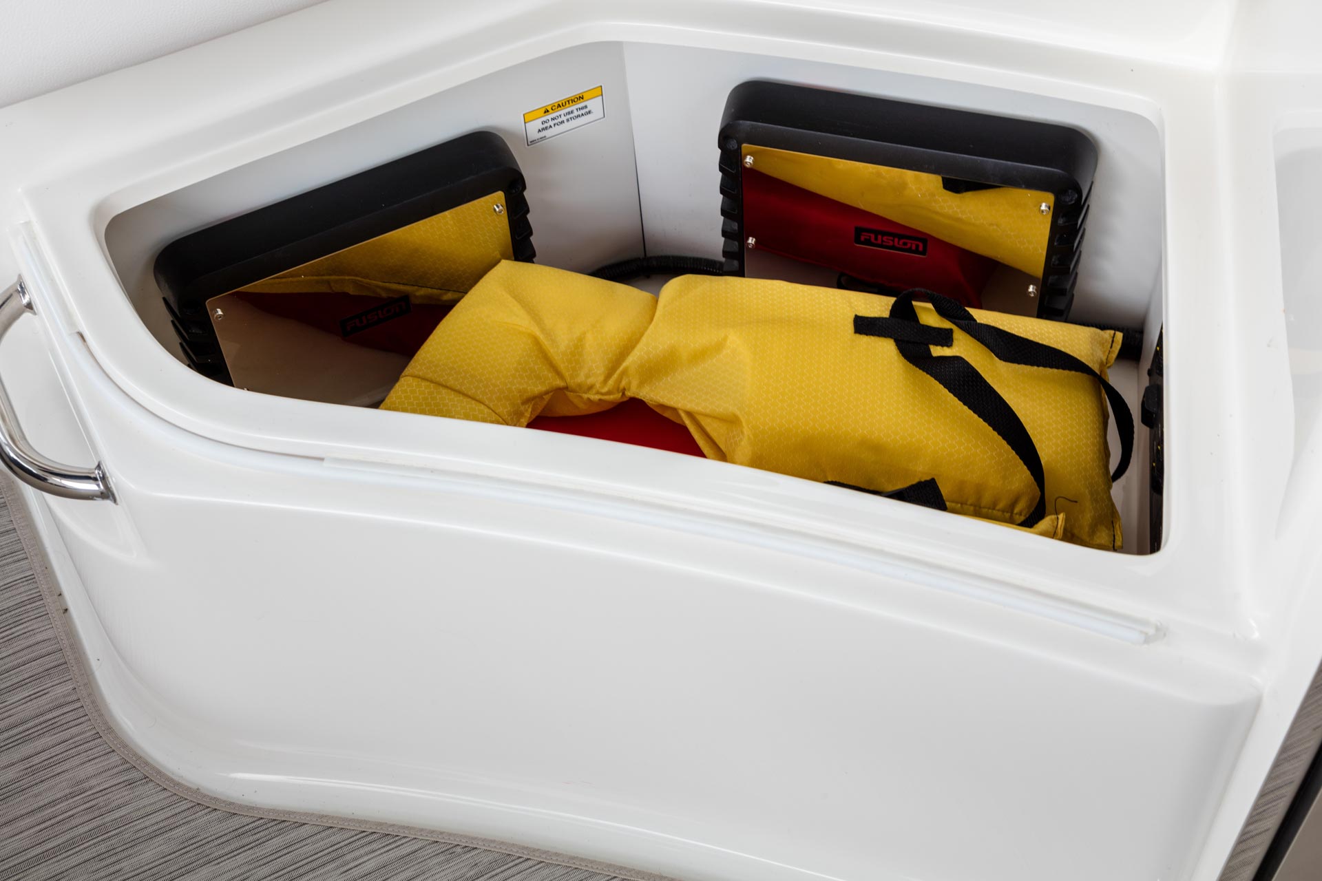 New 2026 Sea ray Sundancer 320 for Sale | Vancouver, BC | M&P Yacht Centre