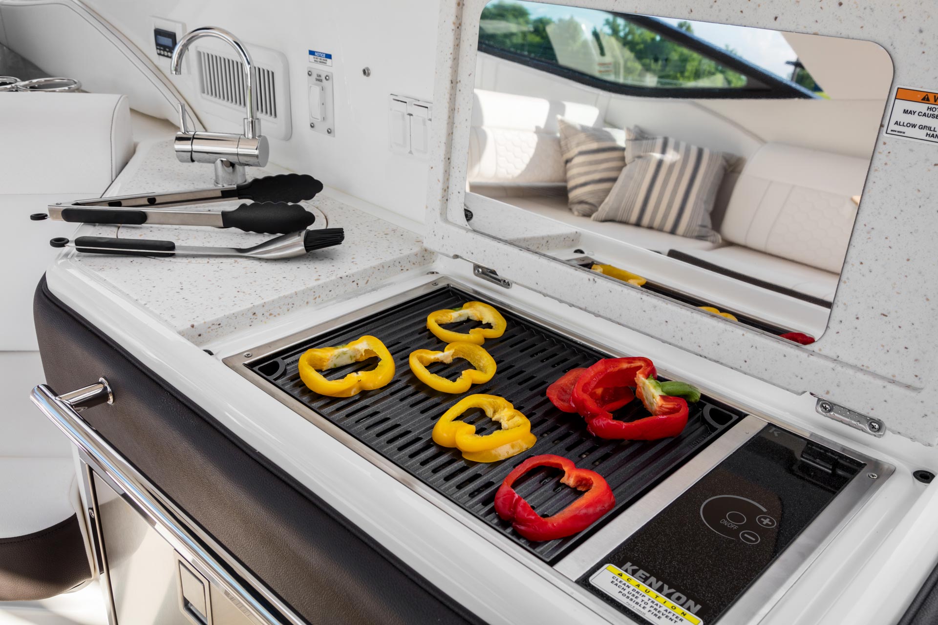 New 2026 Sea ray Sundancer 320 for Sale | Vancouver, BC | M&P Yacht Centre