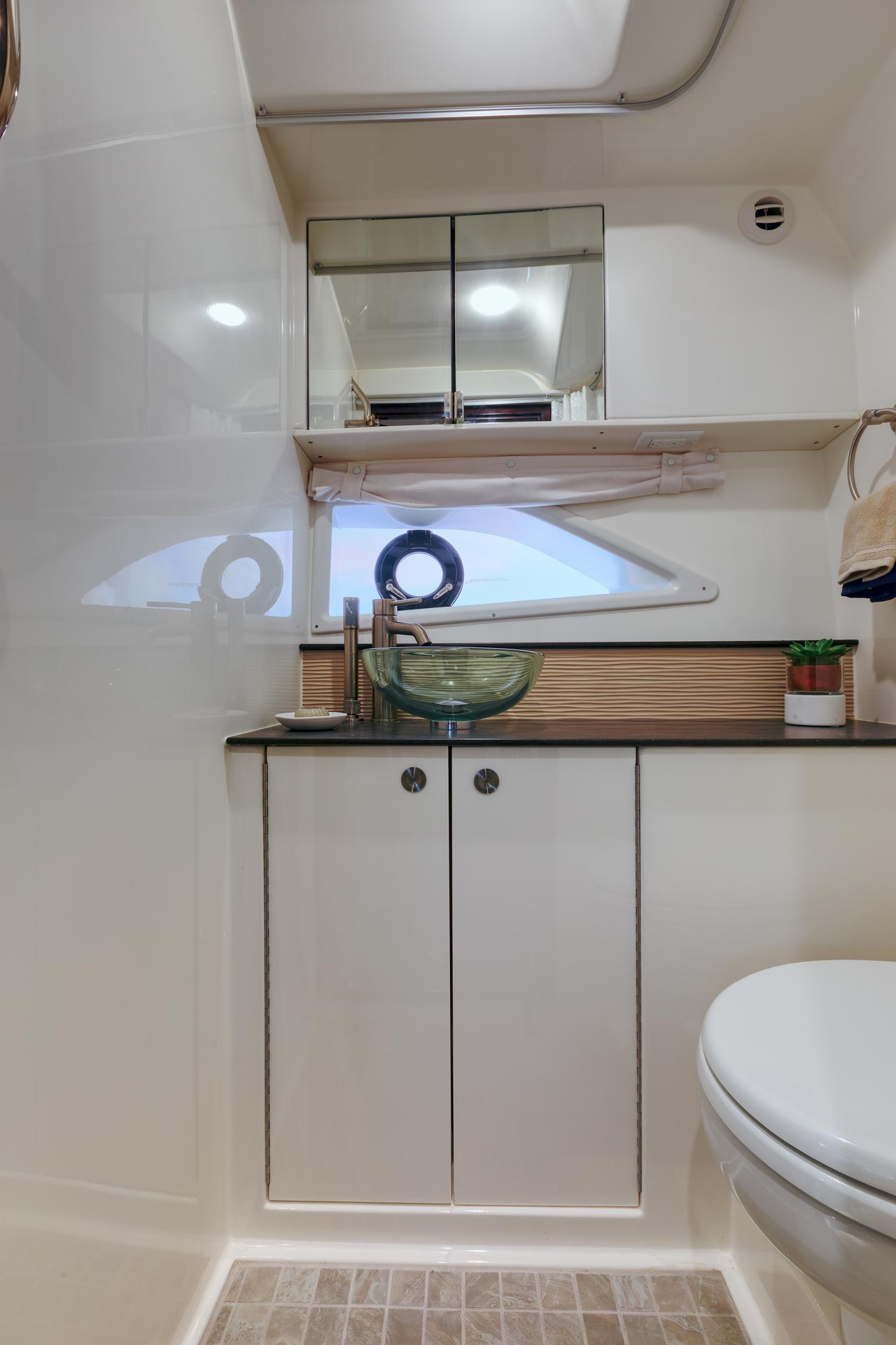 New 2026 Sea ray Sundancer 320 for Sale | Vancouver, BC | M&P Yacht Centre