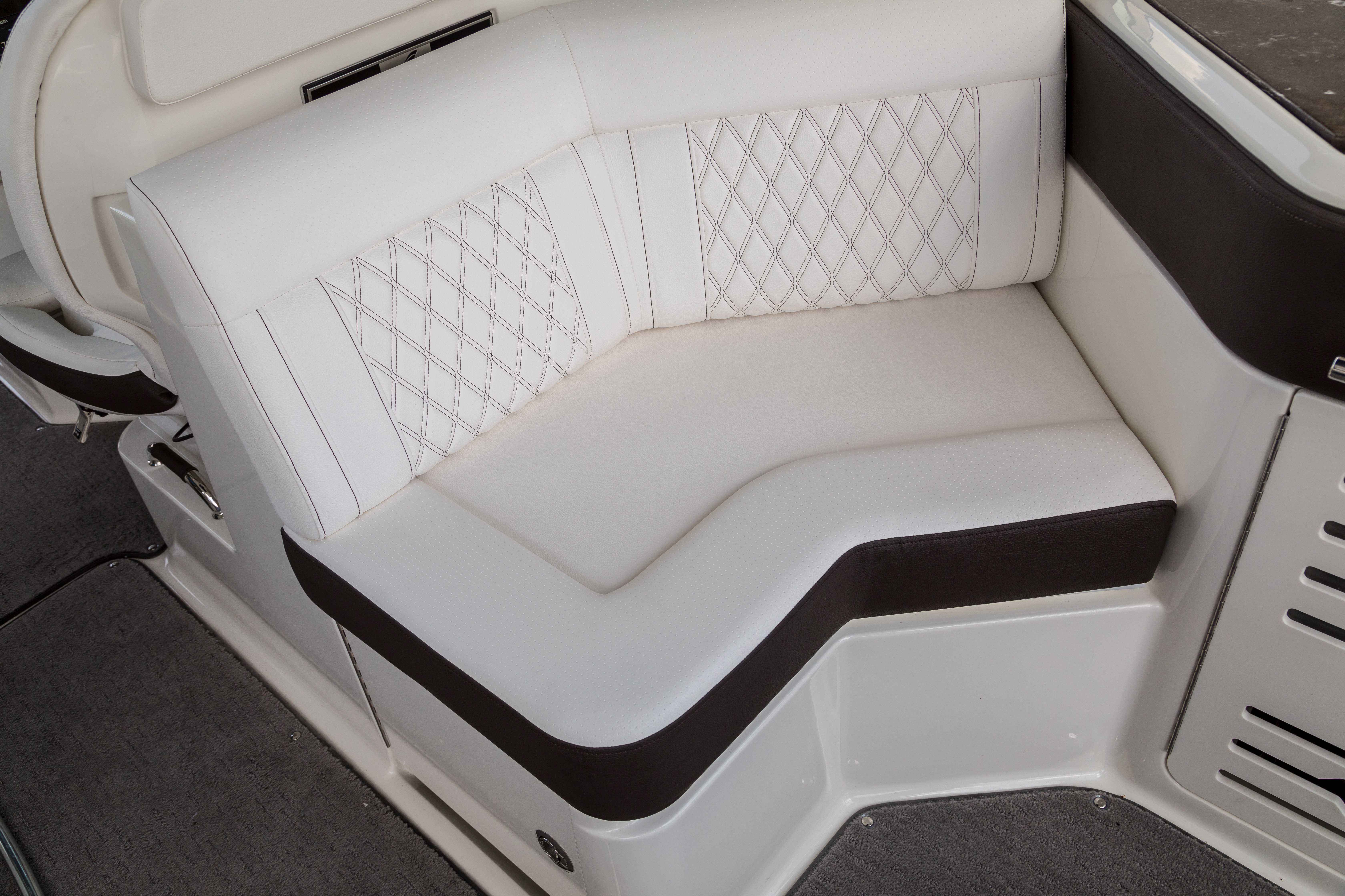 New 2026 Sea ray SLX 310 for Sale | Vancouver, BC | M&P Yacht Centre