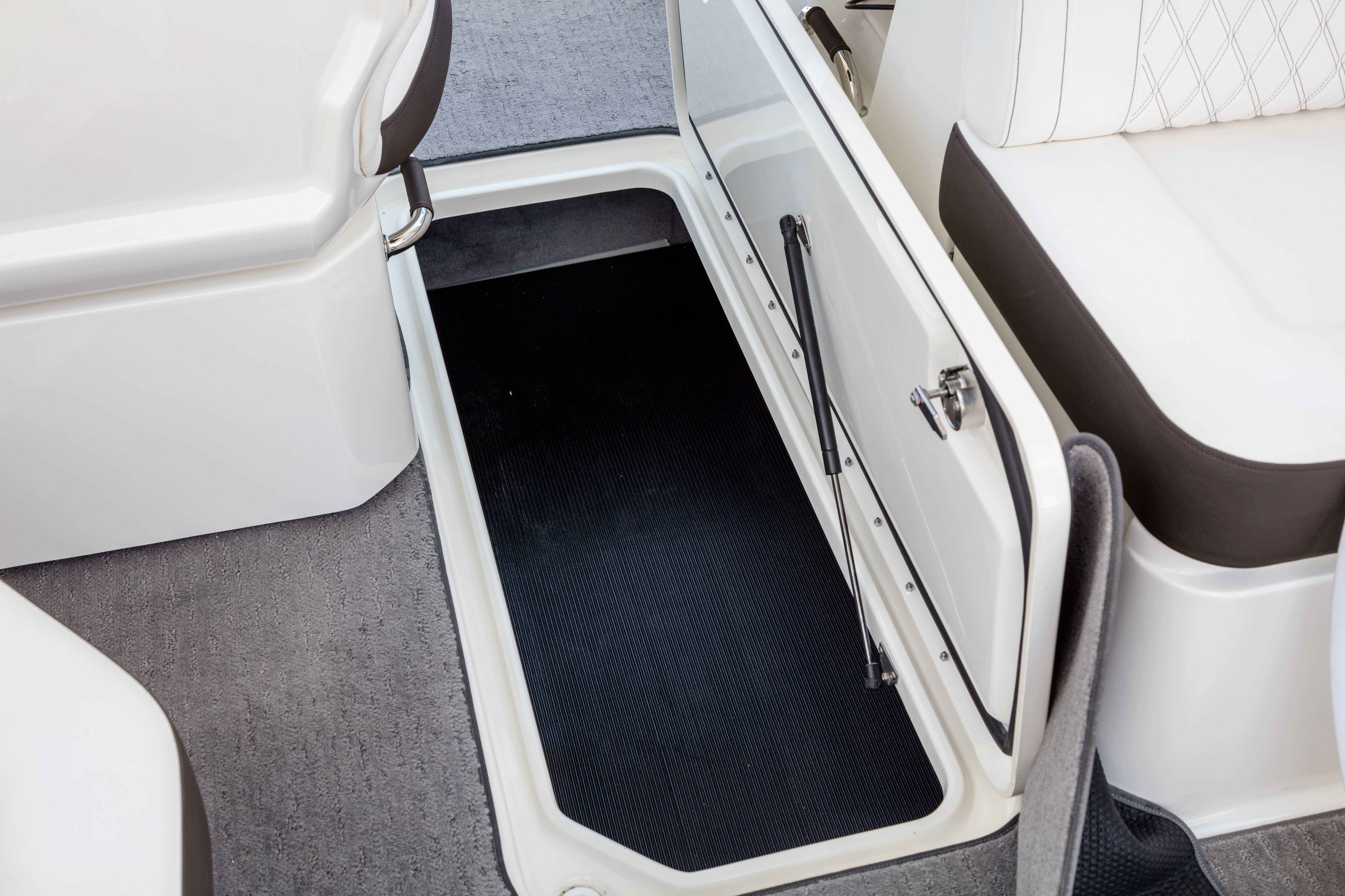 New 2026 Sea ray SLX 310 for Sale | Vancouver, BC | M&P Yacht Centre