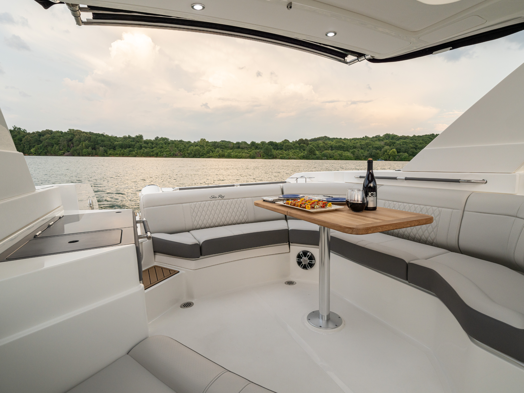 New 2026 Sea ray SLX 350 for Sale | Vancouver, BC | M&P Yacht Centre