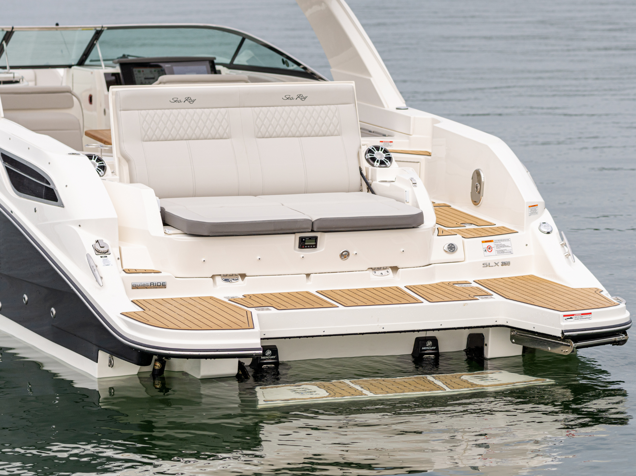 New 2026 Sea ray SLX 350 for Sale | Vancouver, BC | M&P Yacht Centre