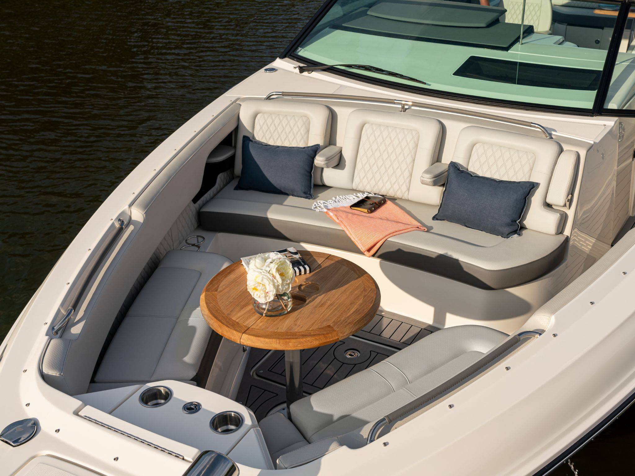 New 2026 Sea ray SLX 400 for Sale | Vancouver, BC | M&P Yacht Centre