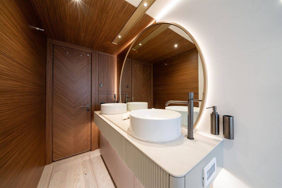 New 2026 Sunseeker 82 Ocean Enclosed for Sale | Vancouver, BC | M&P Yacht Centre