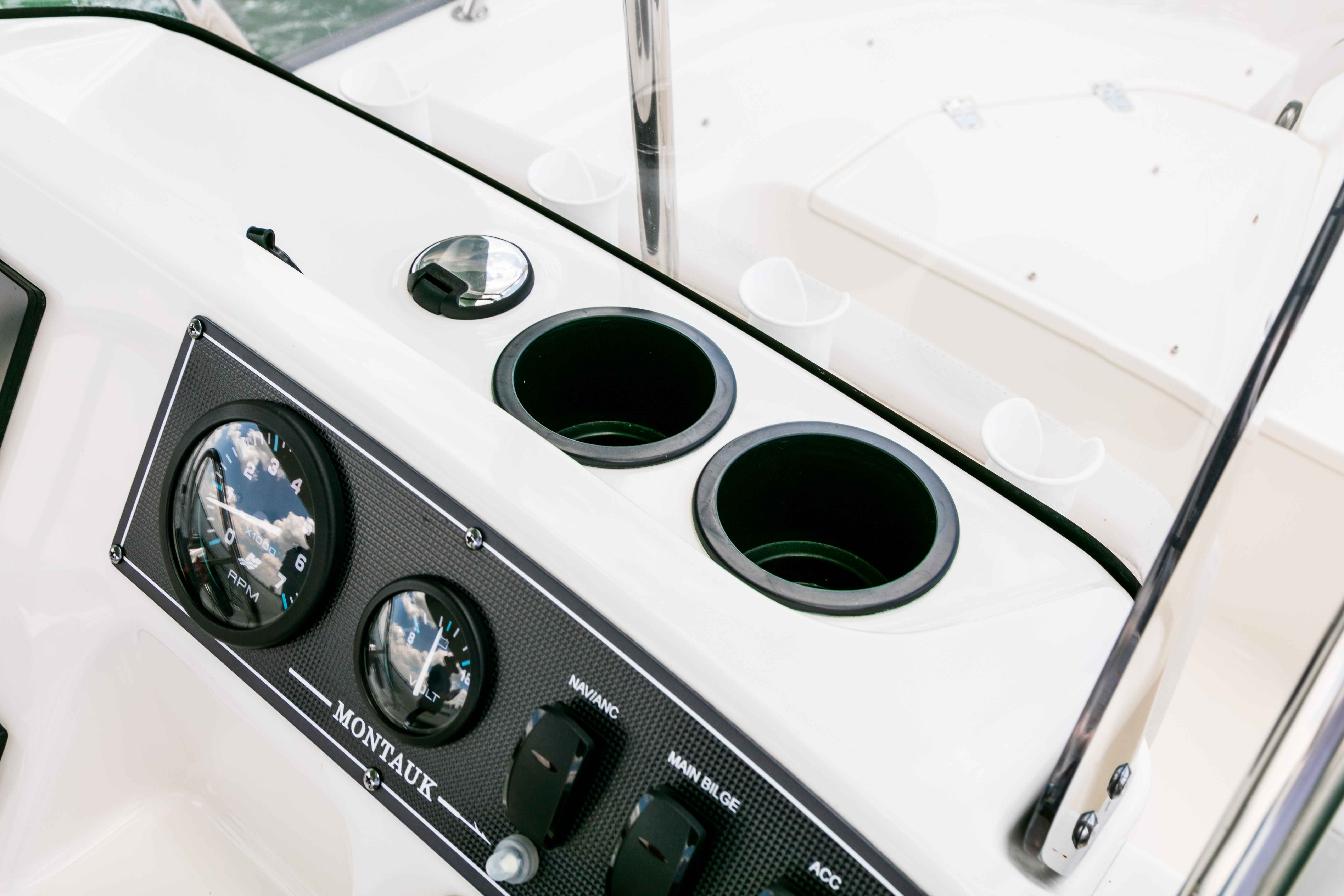 2026 Boston Whaler 150 Montauk-5