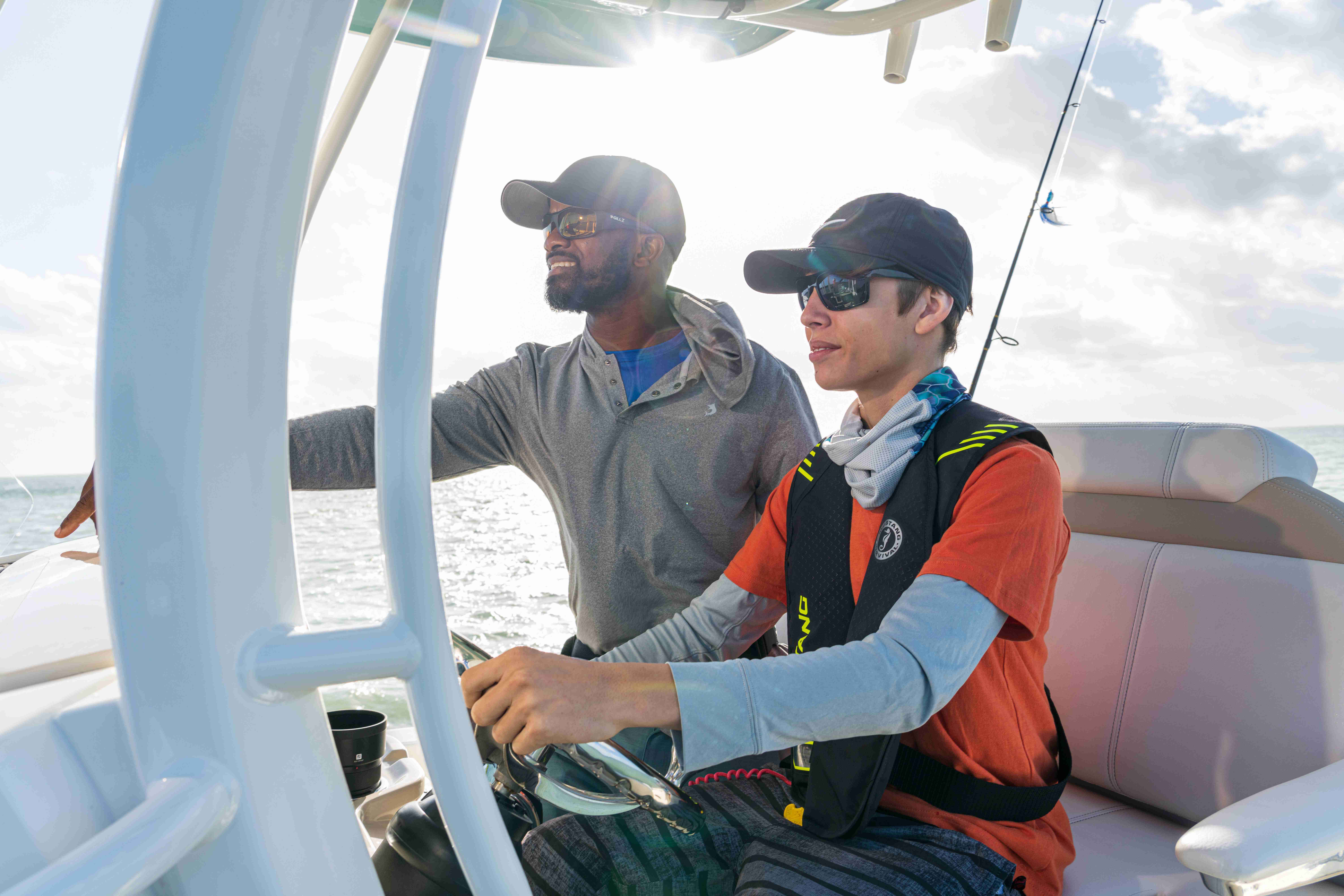 2026 Boston Whaler 250 Dauntless-24