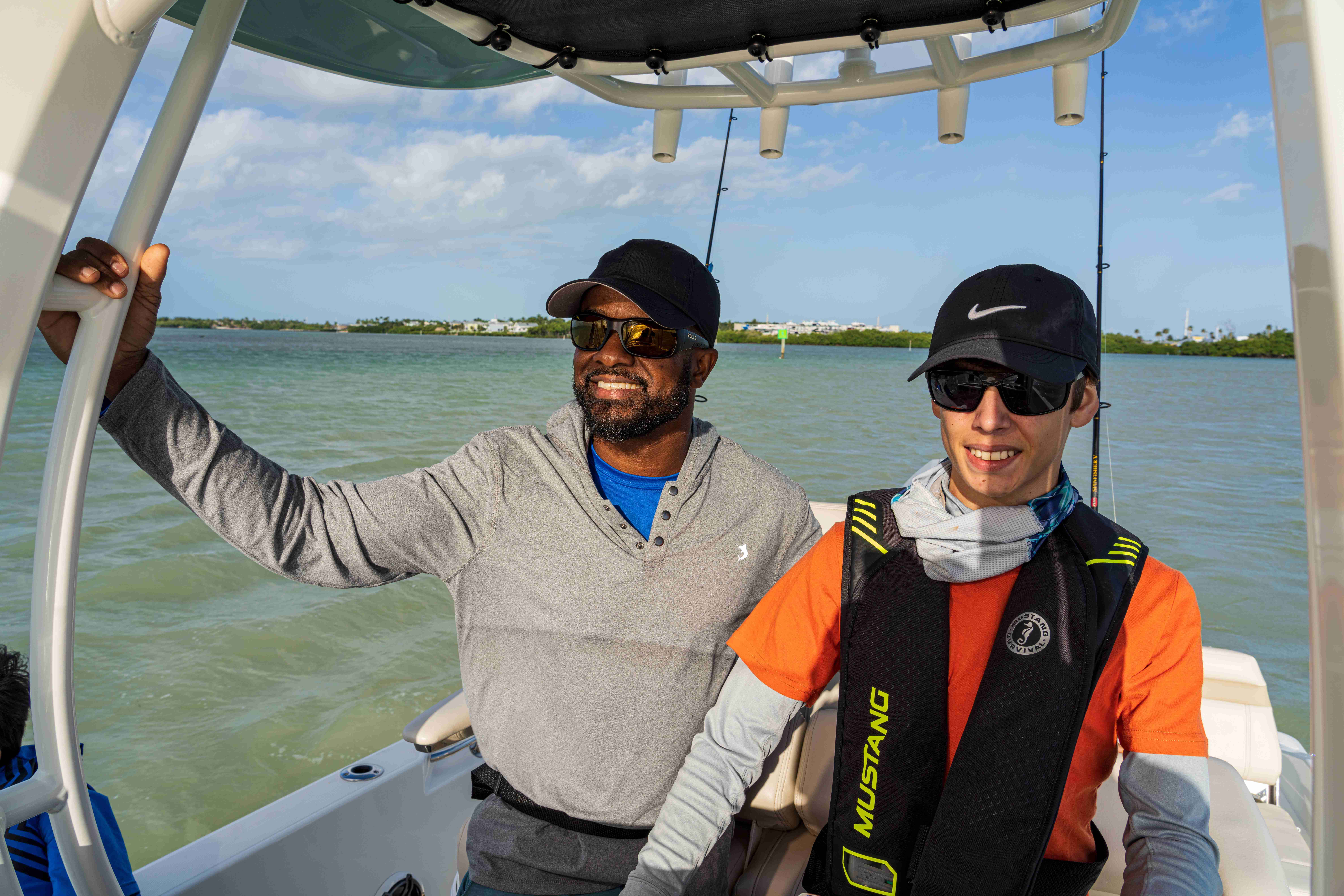 2026 Boston Whaler 250 Dauntless-26