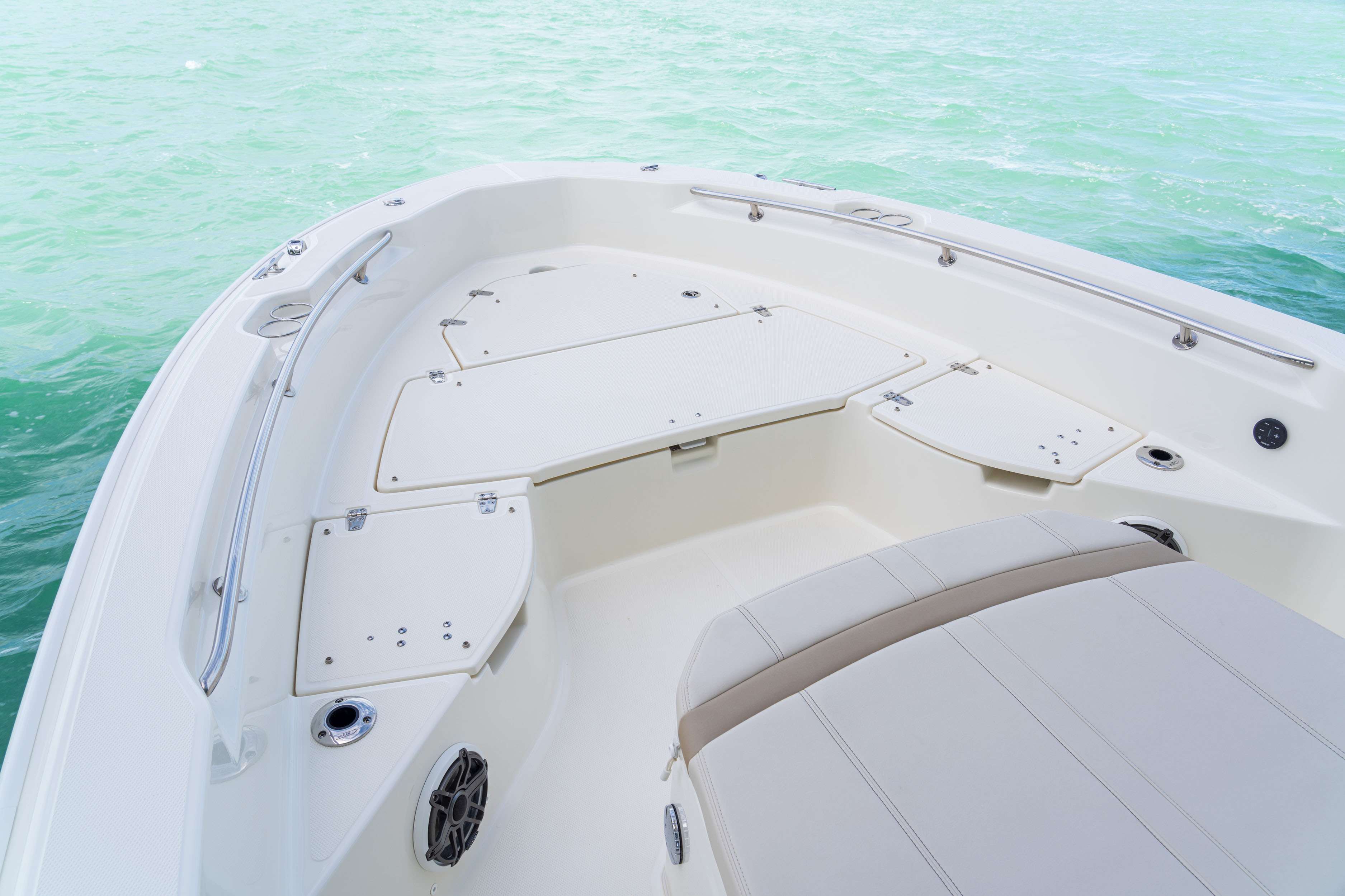 2026 Boston Whaler 250 Dauntless-19