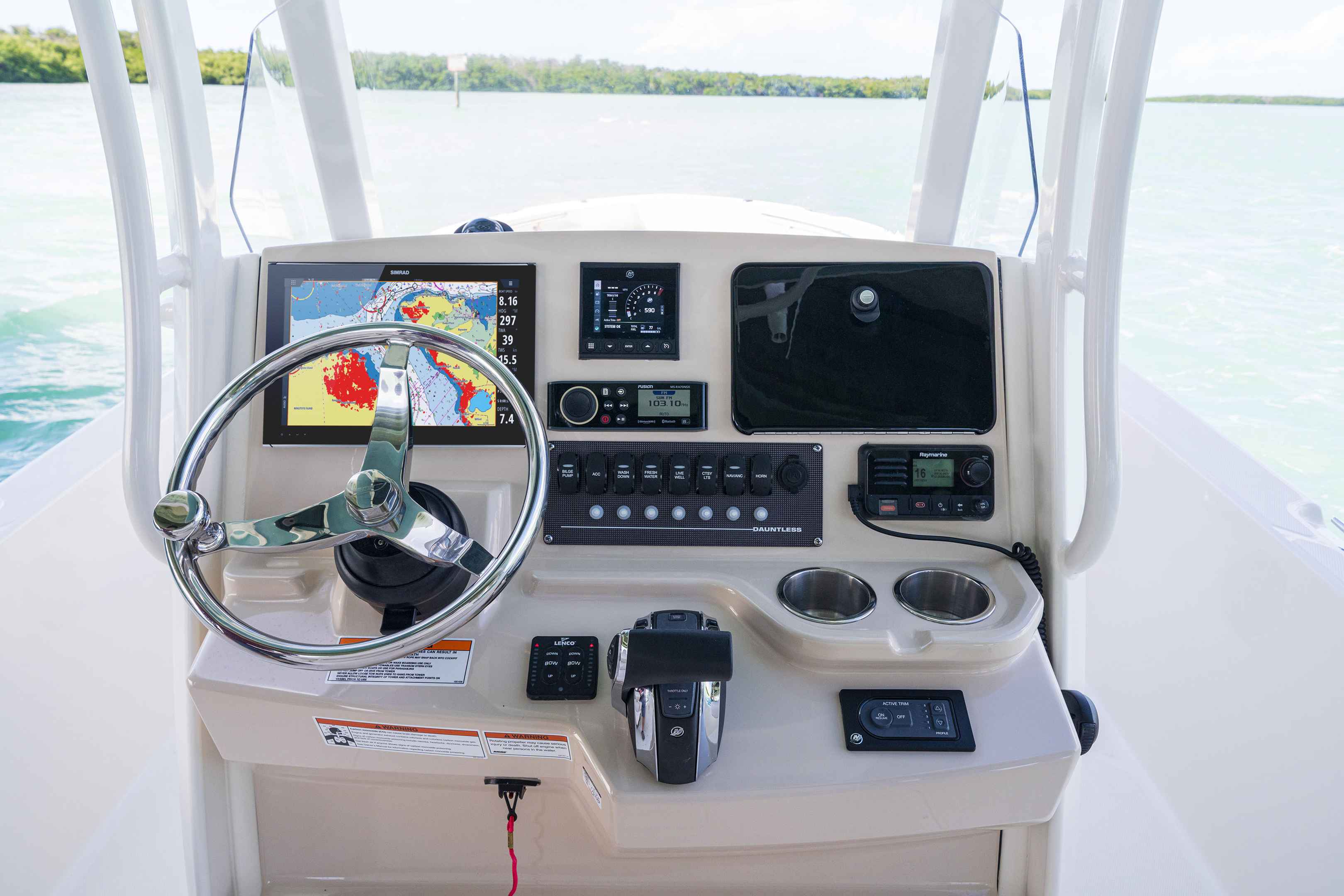 2026 Boston Whaler 250 Dauntless-8