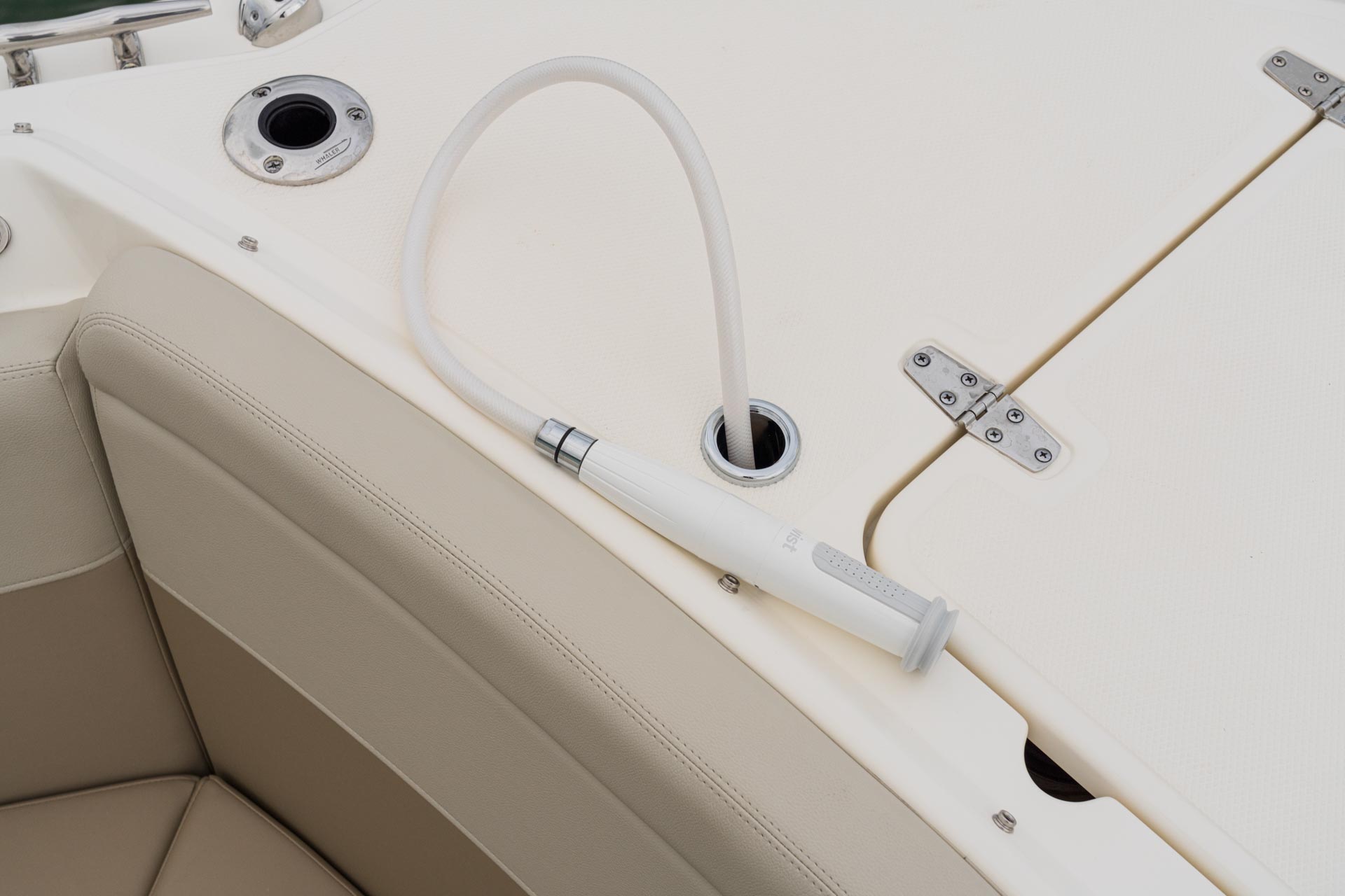 2026 Boston Whaler 240 Vantage -25