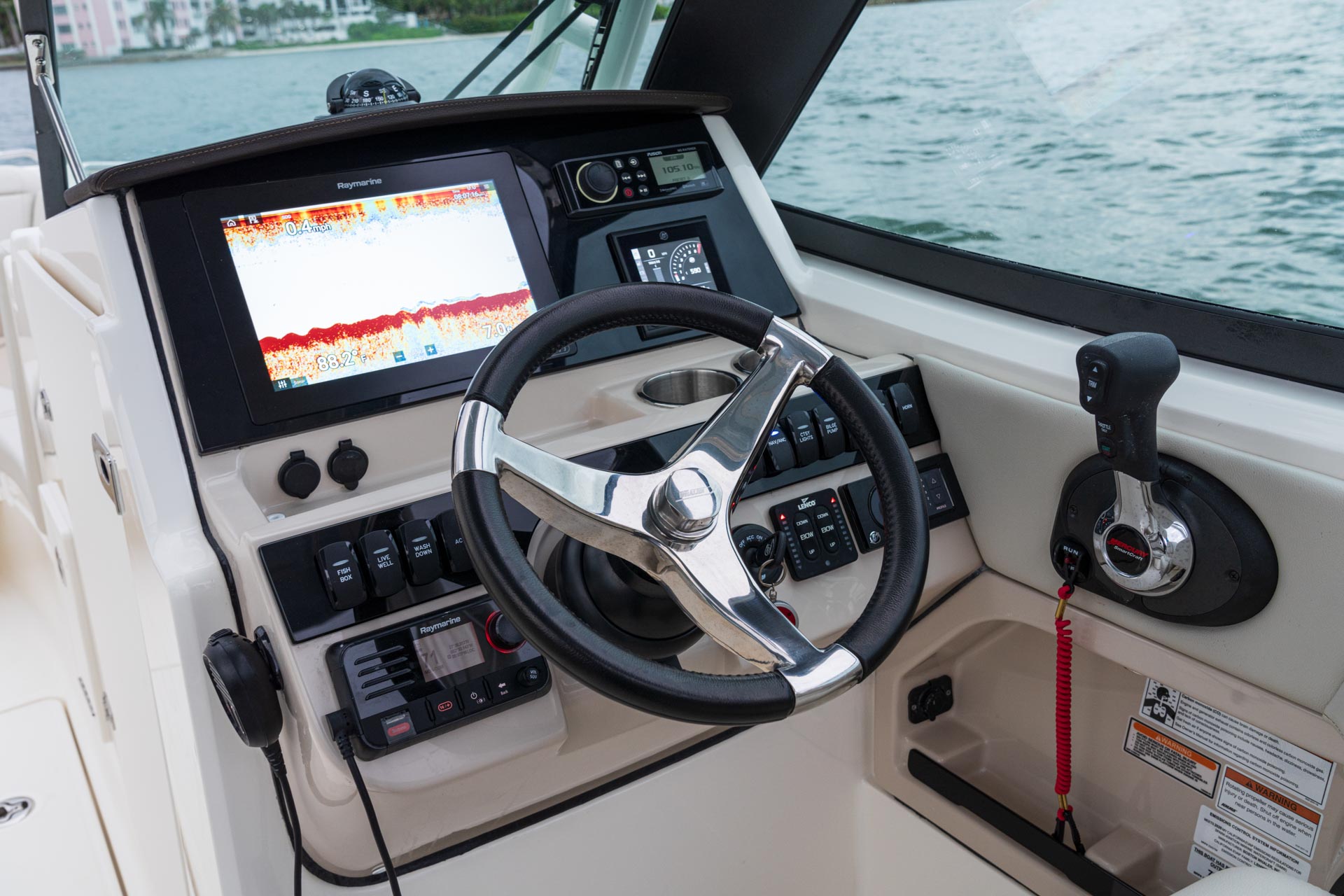 2026 Boston Whaler 240 Vantage -29