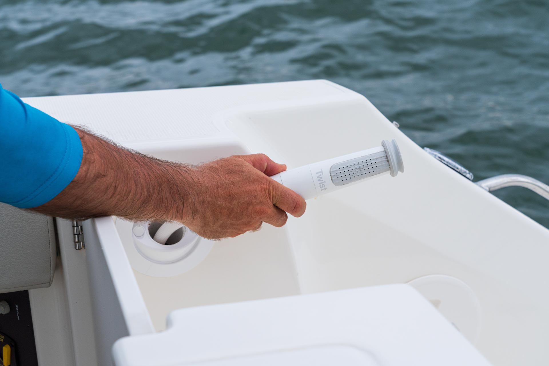 2026 Boston Whaler 240 Vantage -32