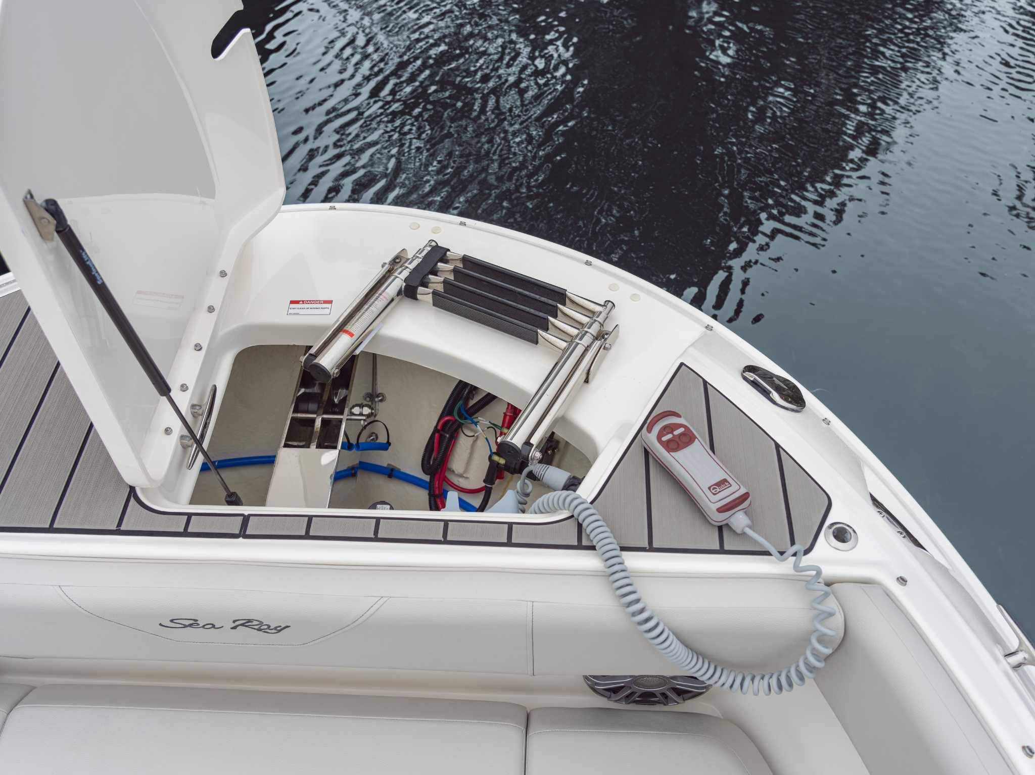 2026 Sea Ray SDX 270 Surf -13